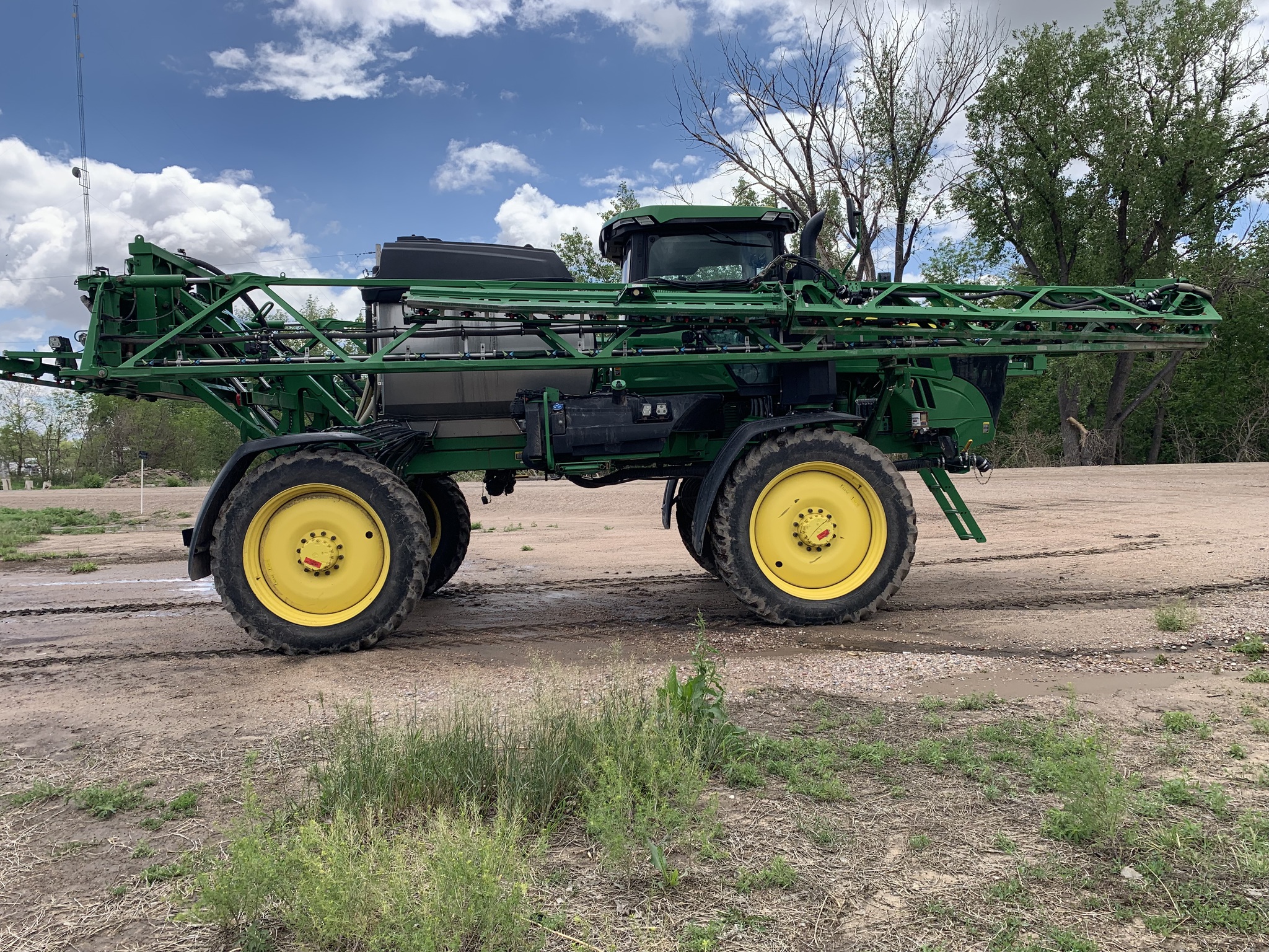  2023 John Deere 412R at LandMark in Gothenburg, NE