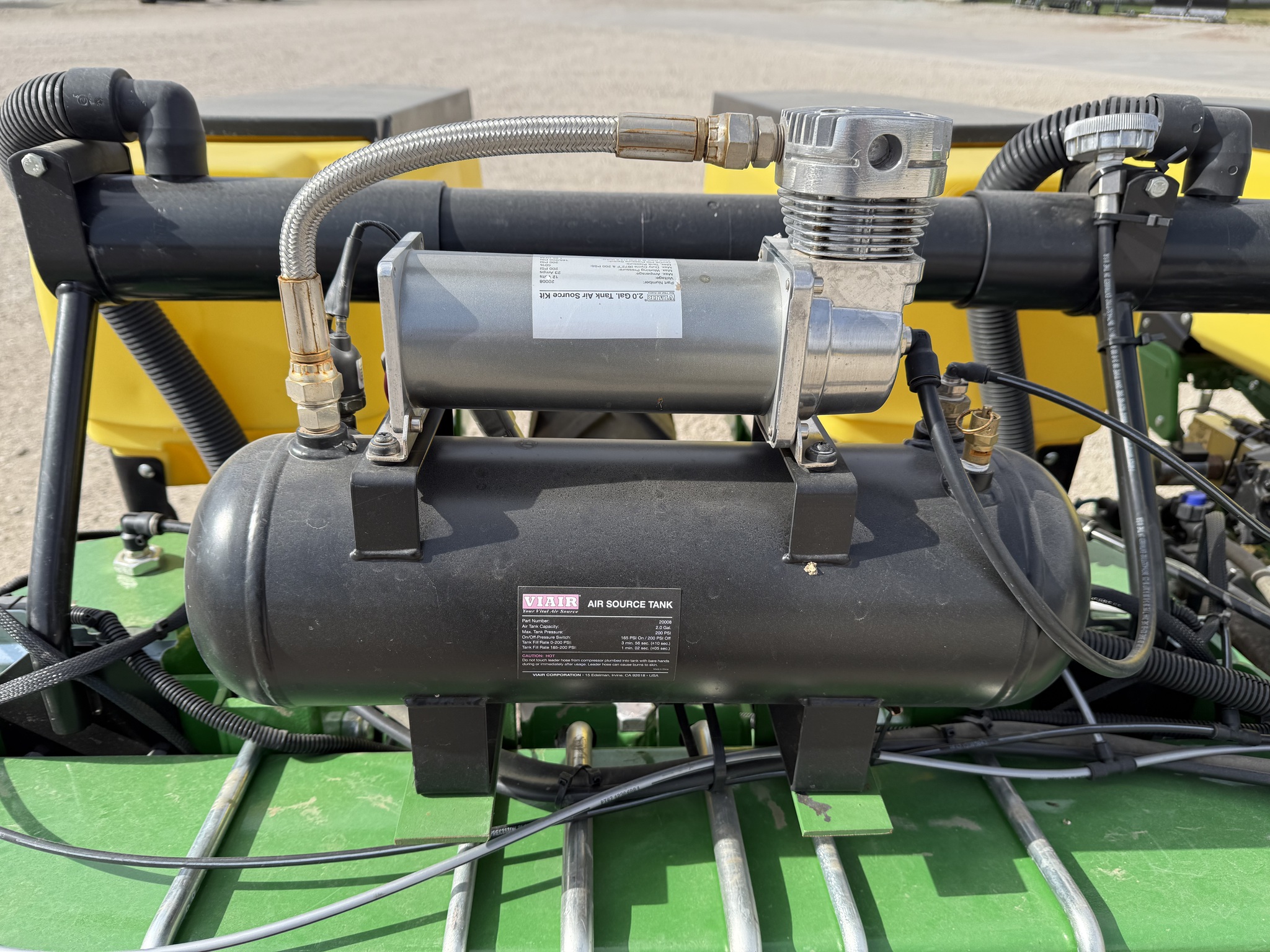  2025 John Deere 1725 at LandMark in Hastings, NE