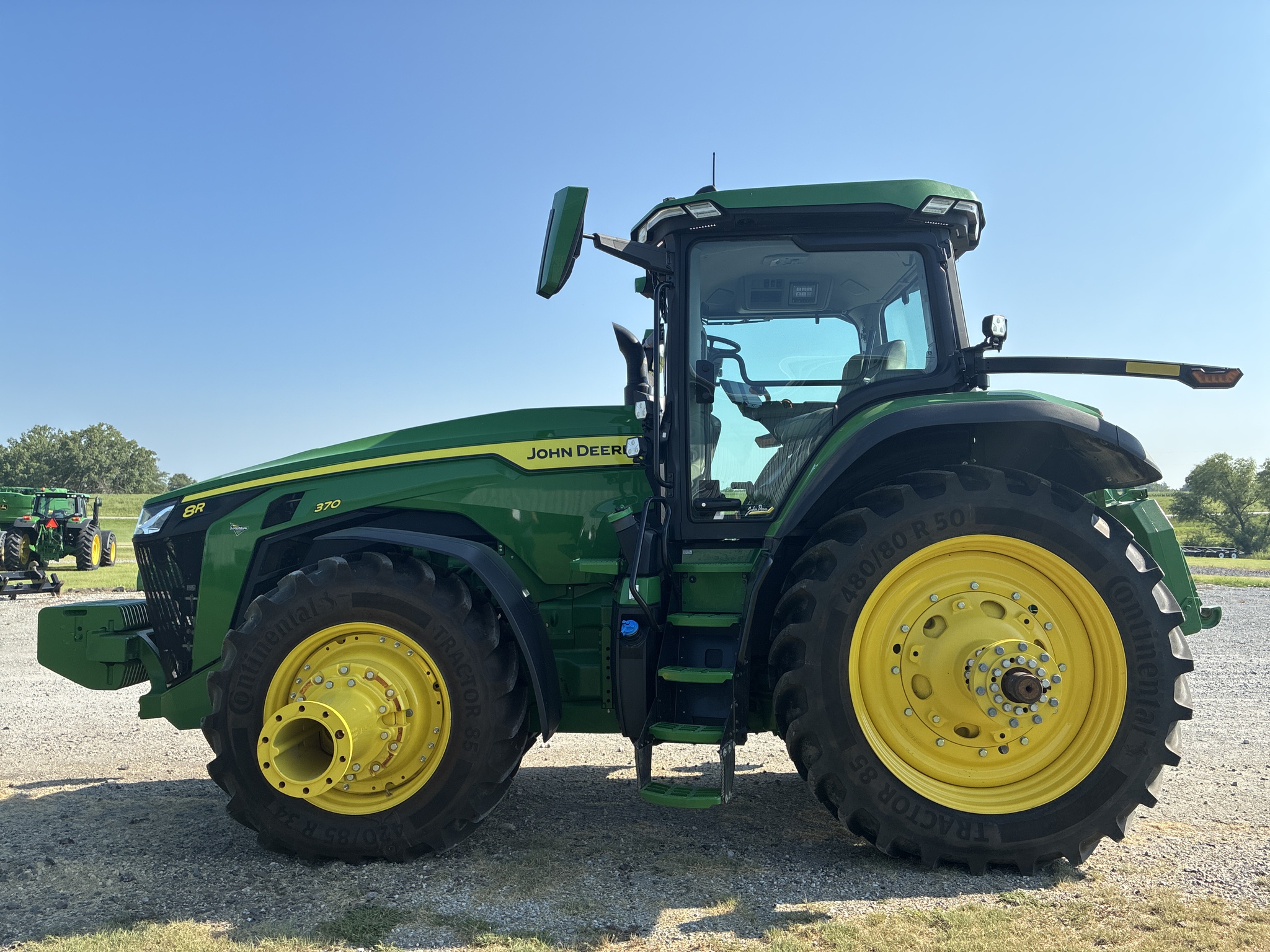  2024 John Deere 8R 370 at LandMark in Marysville, KS