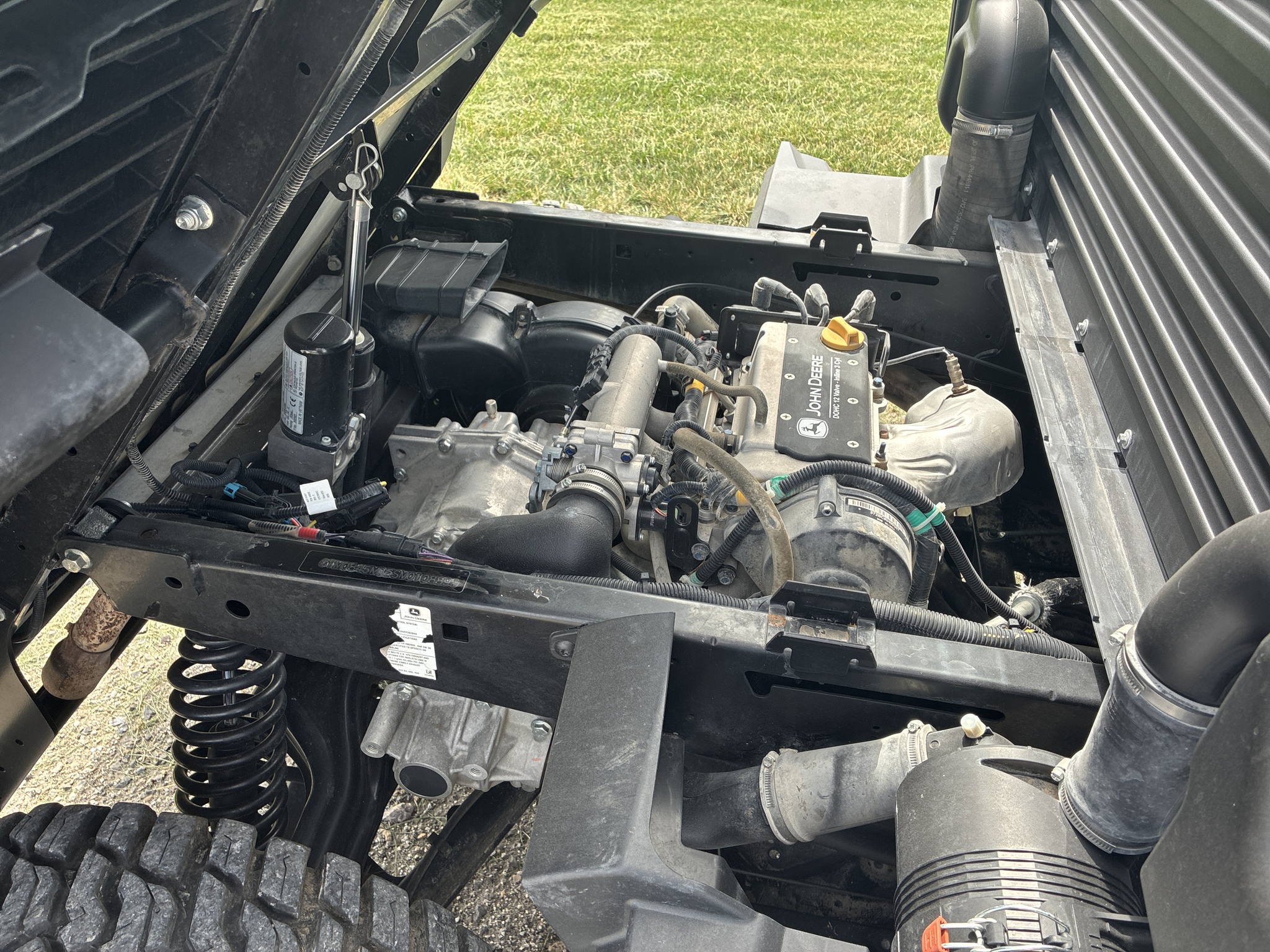  2025 John Deere XUV 845M at LandMark in Marysville, KS