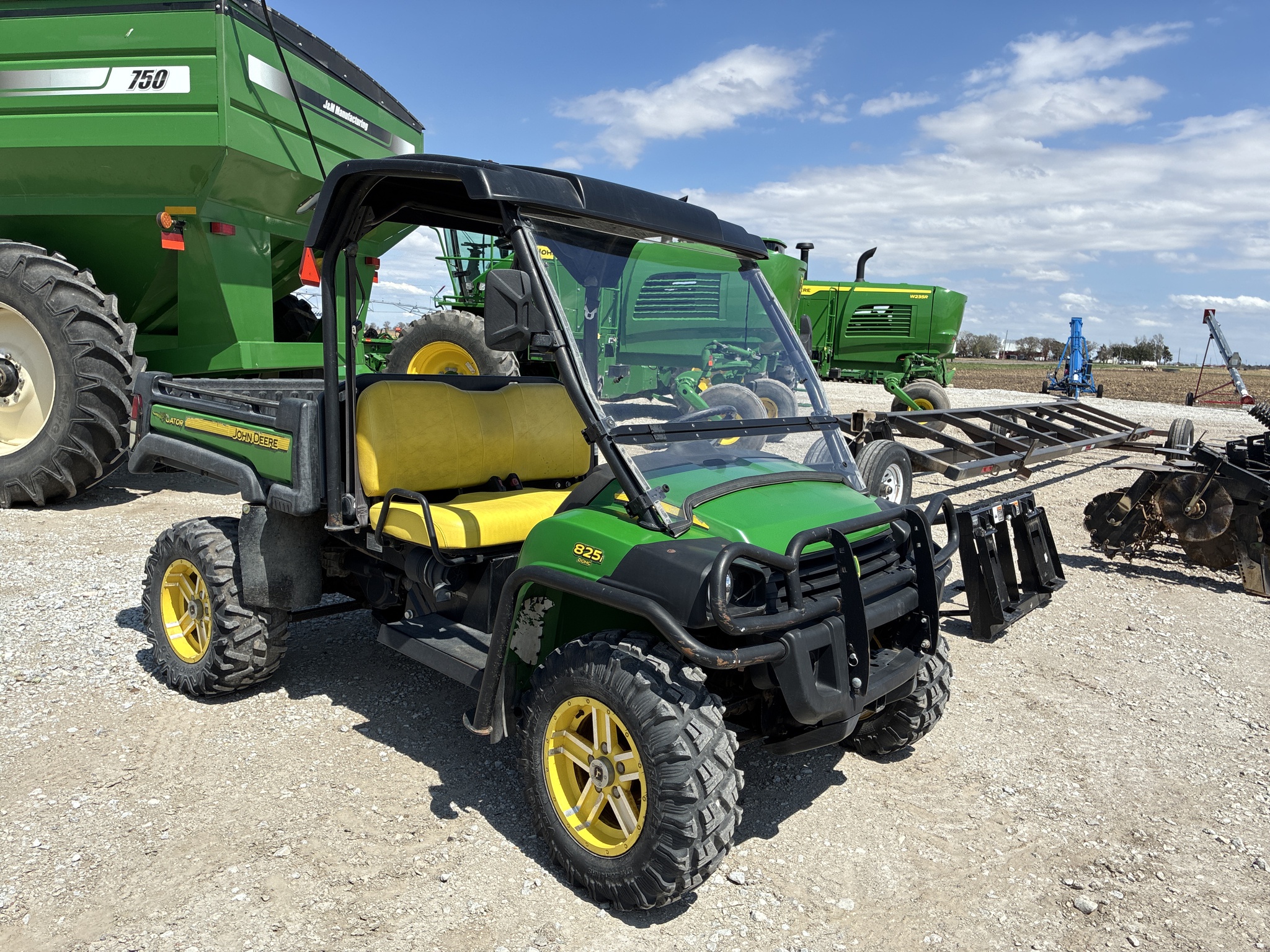  2011 John Deere XUV 825I GREEN at LandMark in Fairfield, NE
