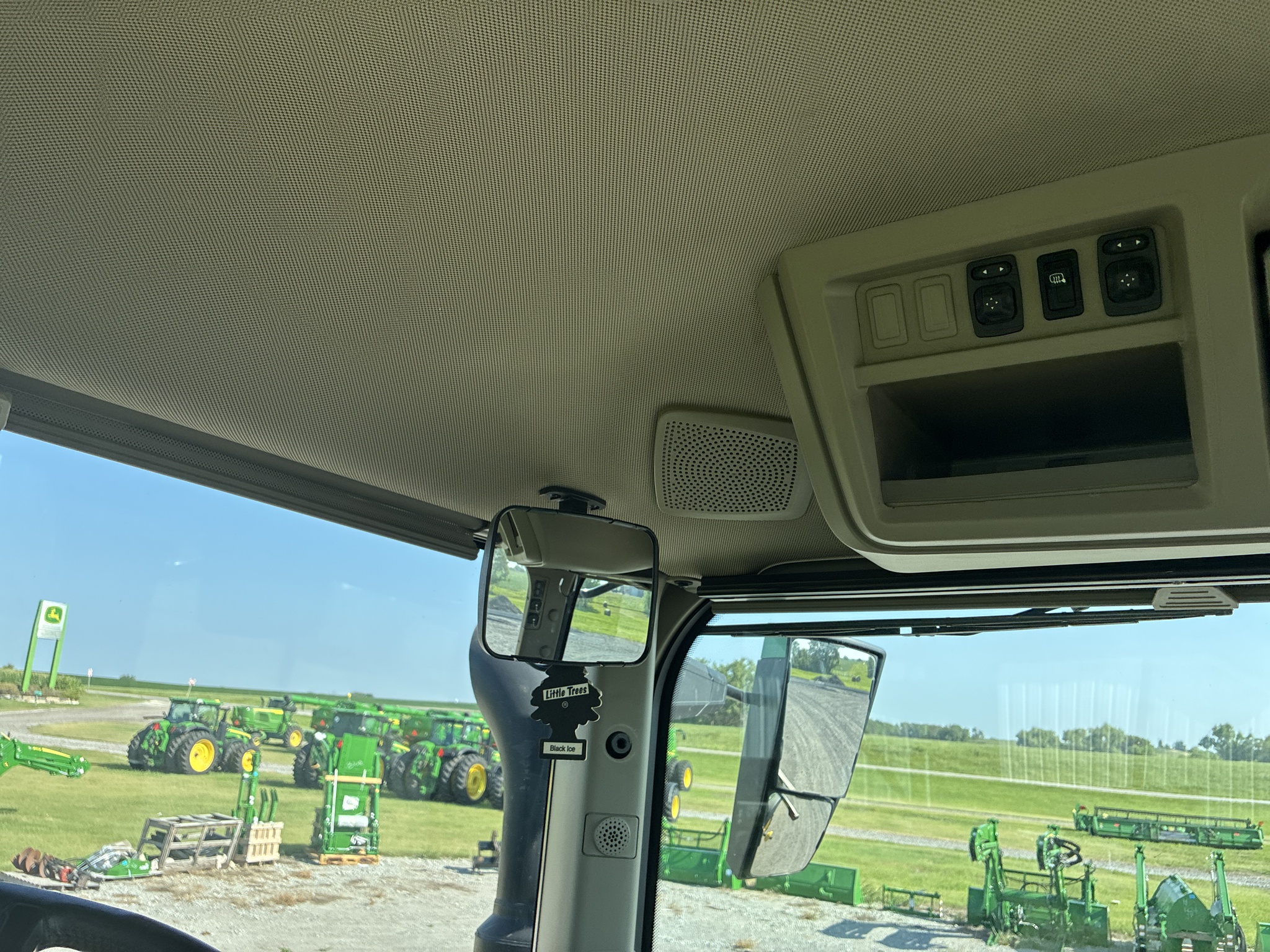  2024 John Deere 8R 370 at LandMark in Marysville, KS