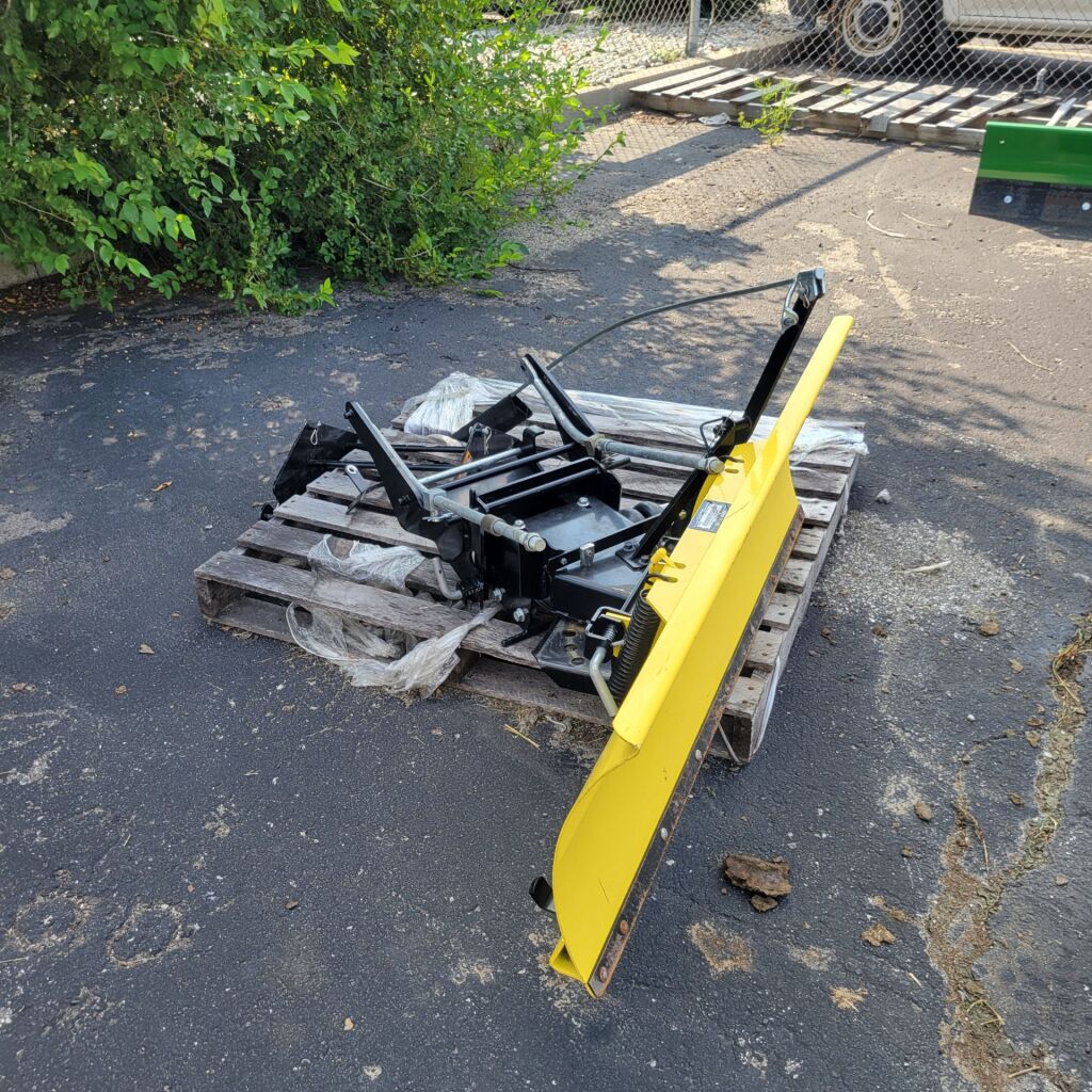 On Lot 2016 John Deere X590 at Tri County Equipment Burton, MI