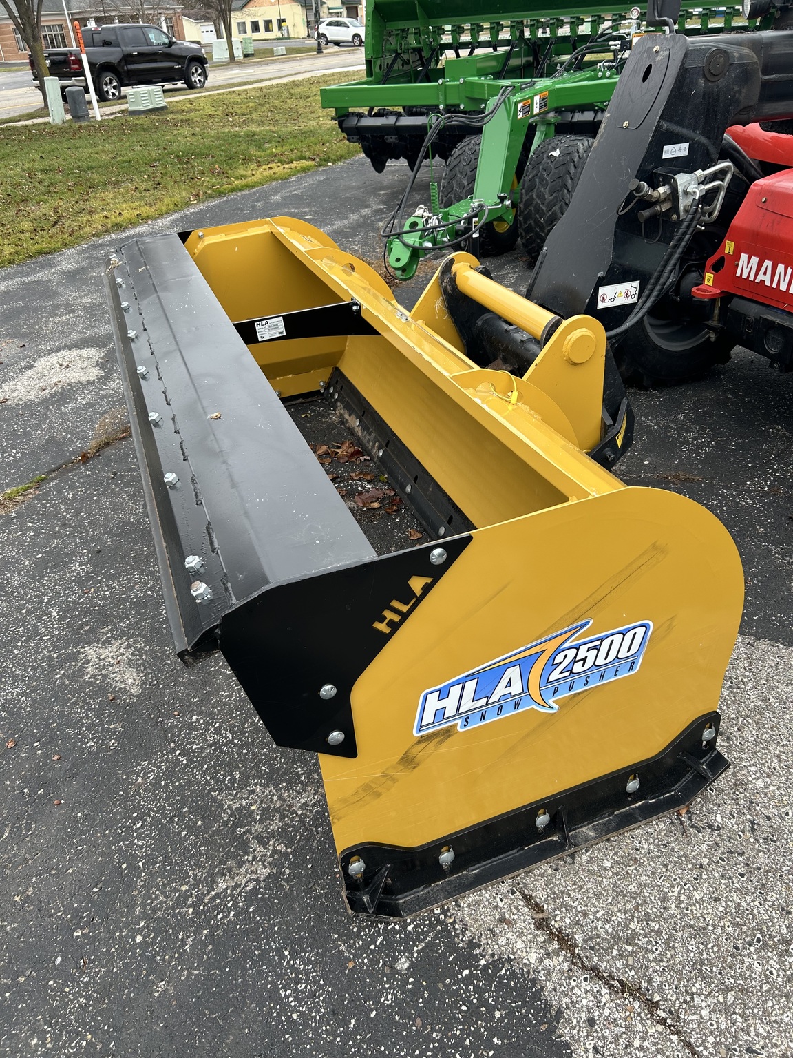 On Lot  Hla 2500 at Tri County Equipment Birch Run, MI