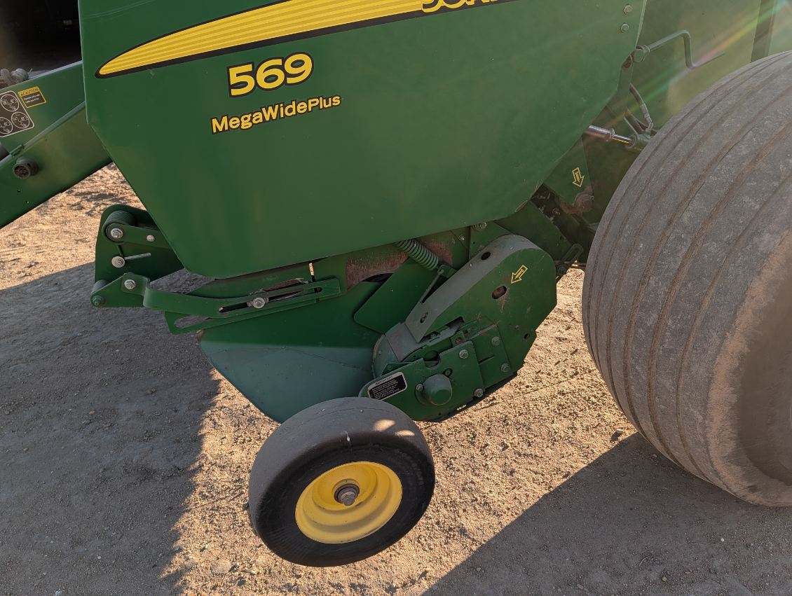 2015 John Deere 569 at LandMark in Minden, NE