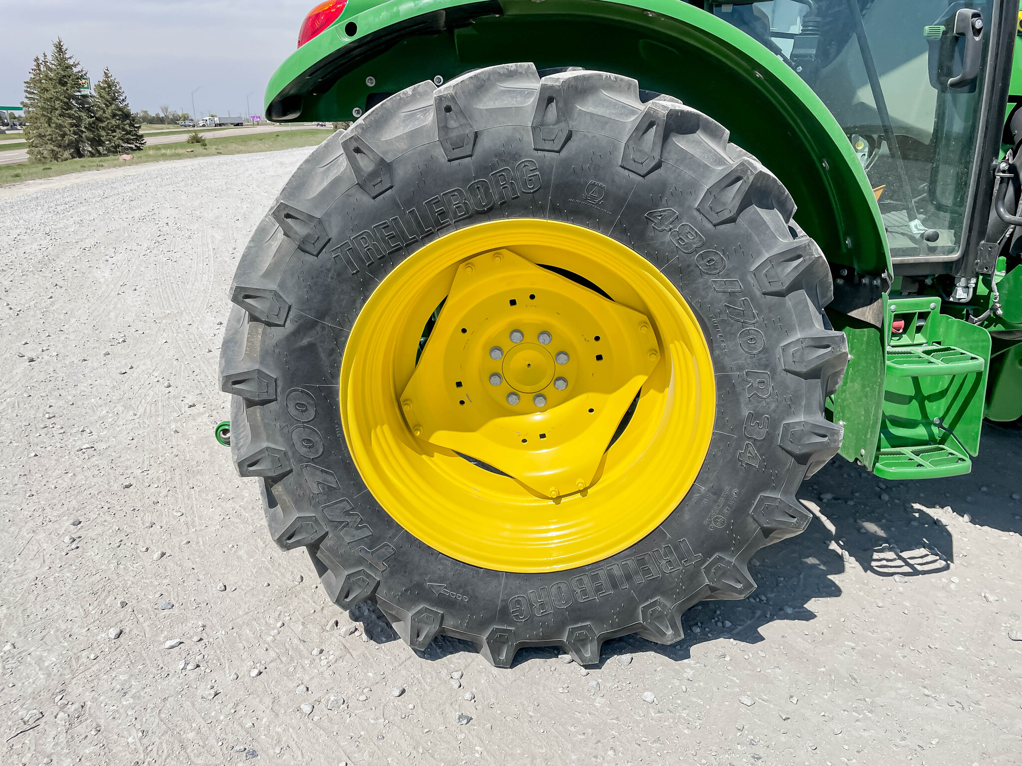  2022 John Deere 5090M at LandMark in Hebron, NE