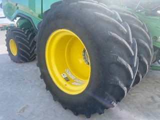  2023 John Deere X9 1100 at LandMark in Fairfield, NE