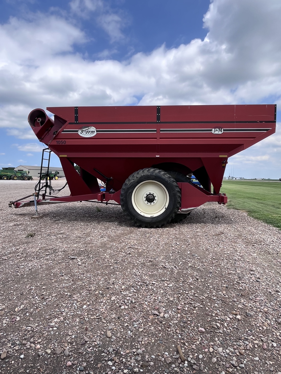  2005 J&m 1050-22D at LandMark in Minden, NE