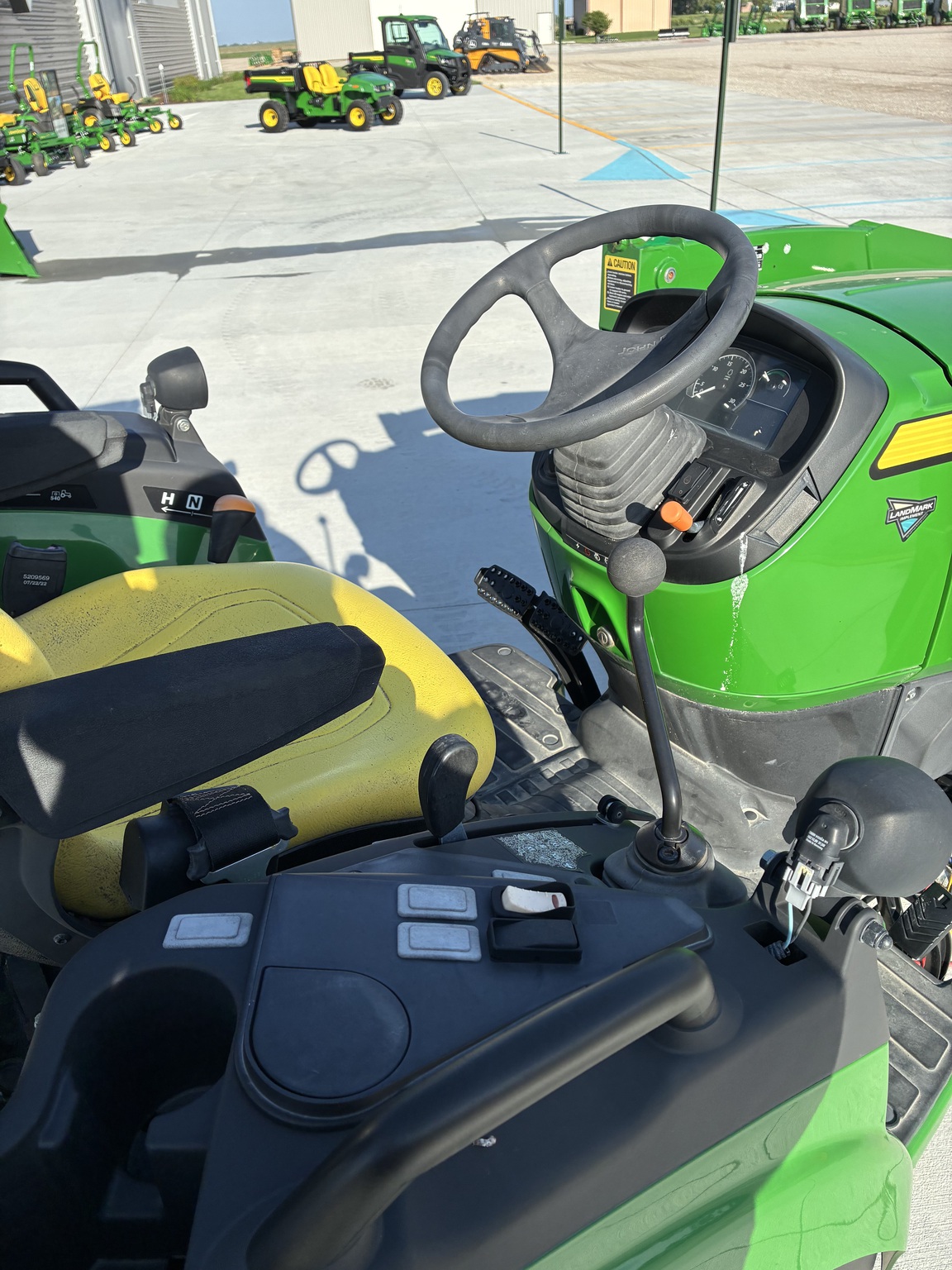  2022 John Deere 2032R at LandMark in Hastings, NE