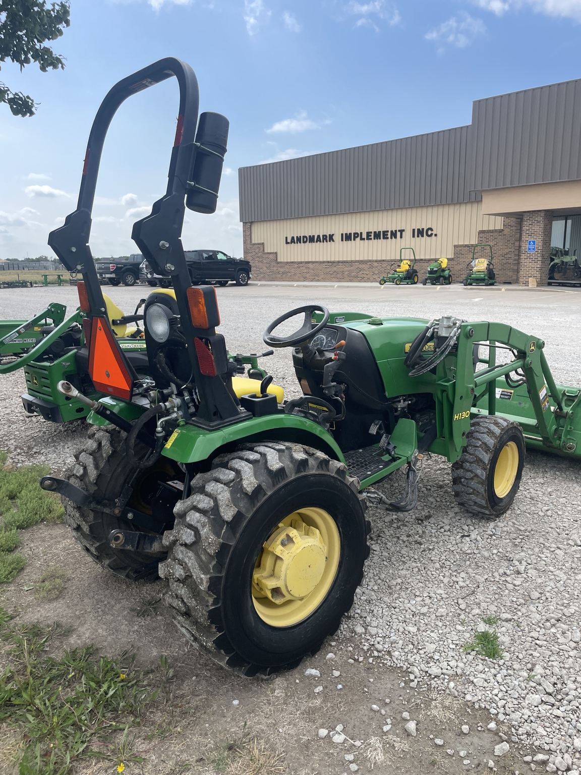  2013 John Deere 2032R at LandMark in Kearney, NE