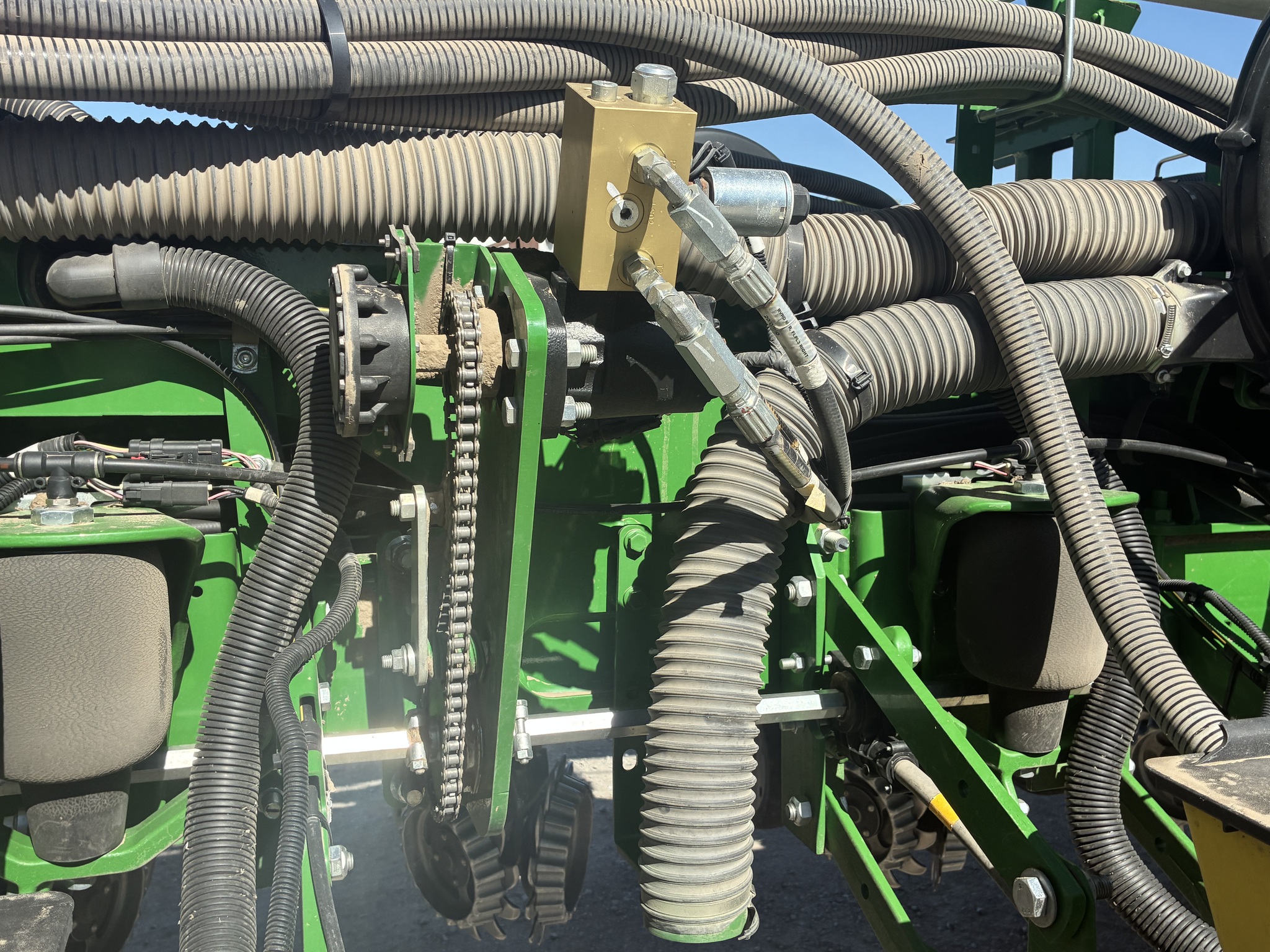  2021 John Deere 1775NT at LandMark in Beatrice, NE