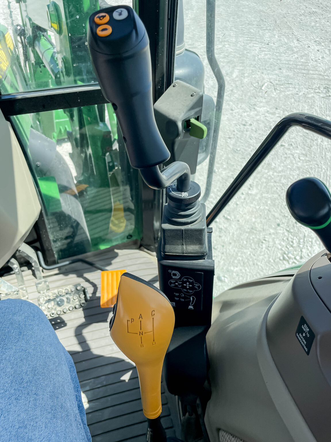  2022 John Deere 5090M at LandMark in Hebron, NE