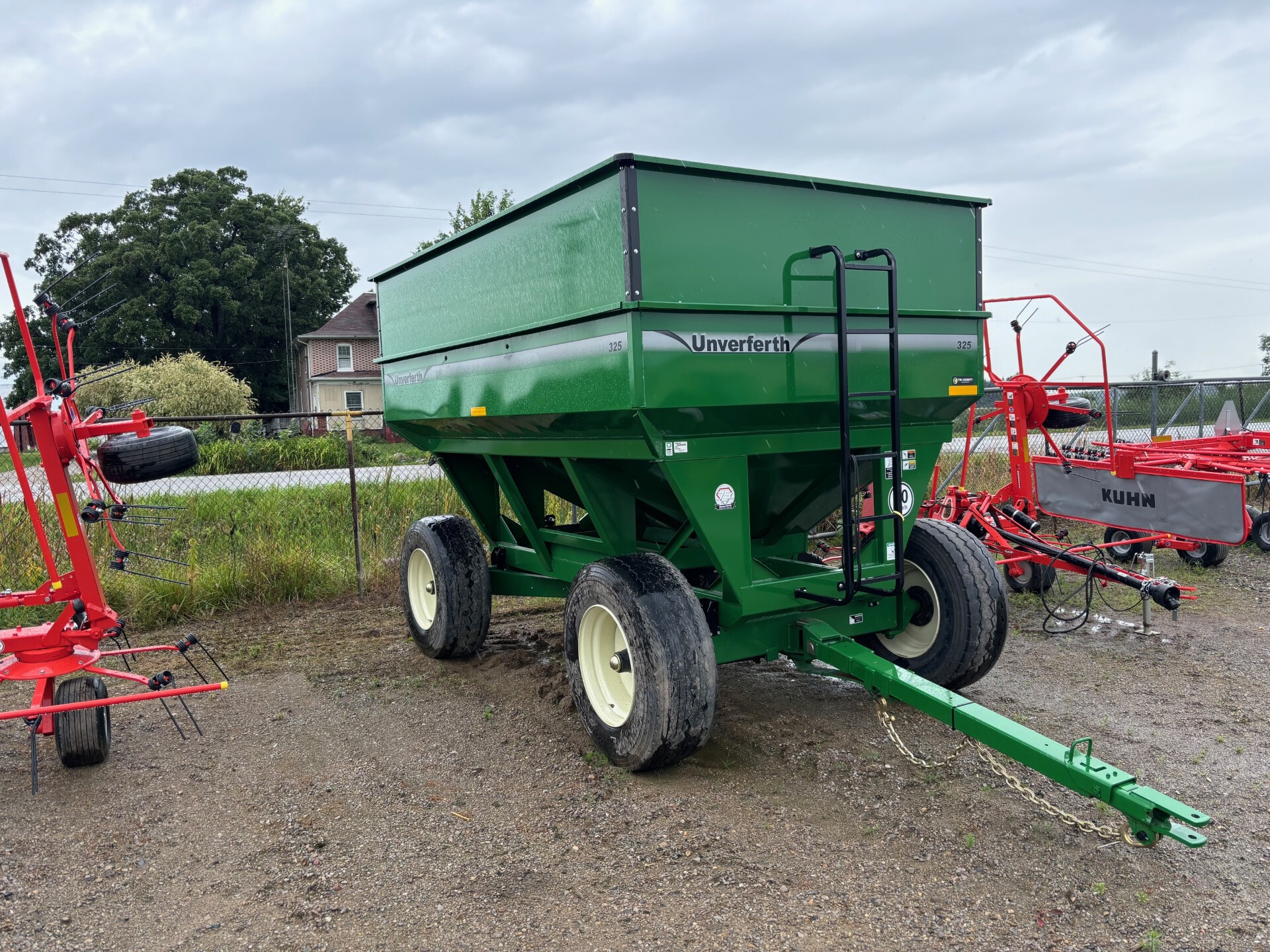 On Lot 2023 Unverferth GB325 at Tri County Equipment Sandusky, MI