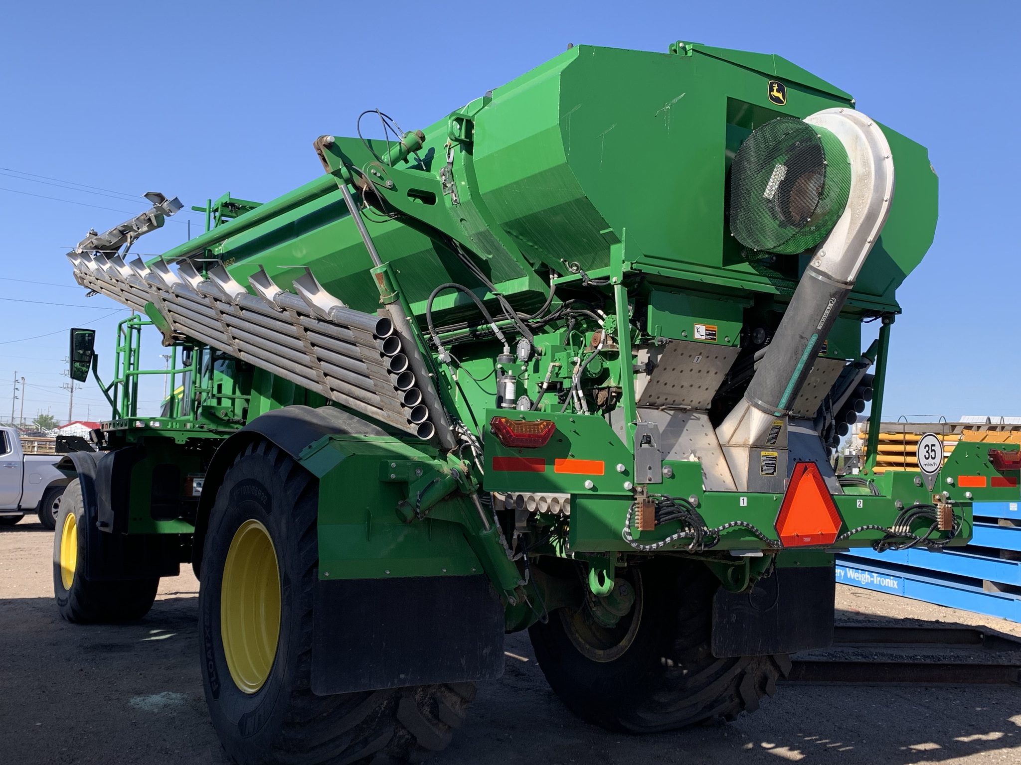  2024 John Deere 800R at LandMark in Gothenburg, NE