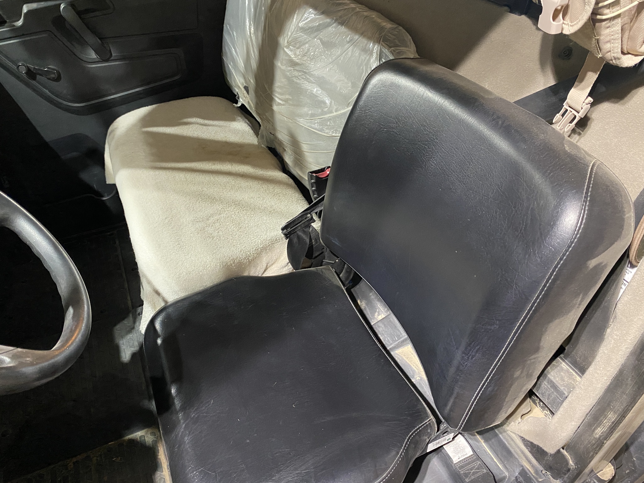  2023 John Deere XUV 835M at LandMark in Hebron, NE