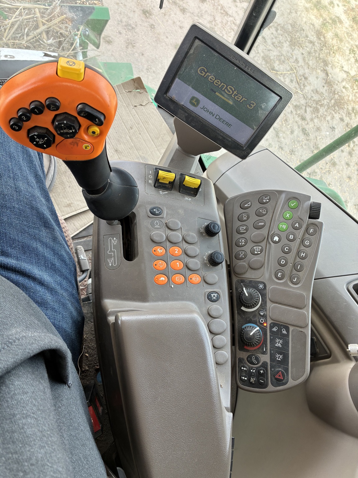  2015 John Deere S680 at LandMark in Arapahoe, NE