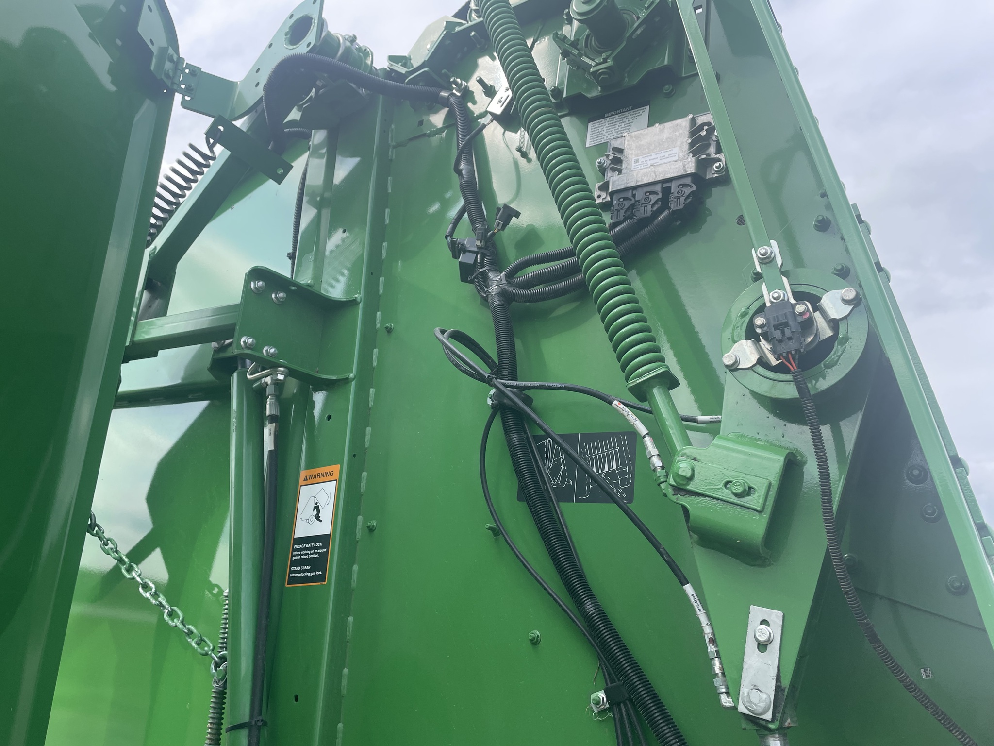  2022 John Deere 560R at LandMark in Marysville, KS