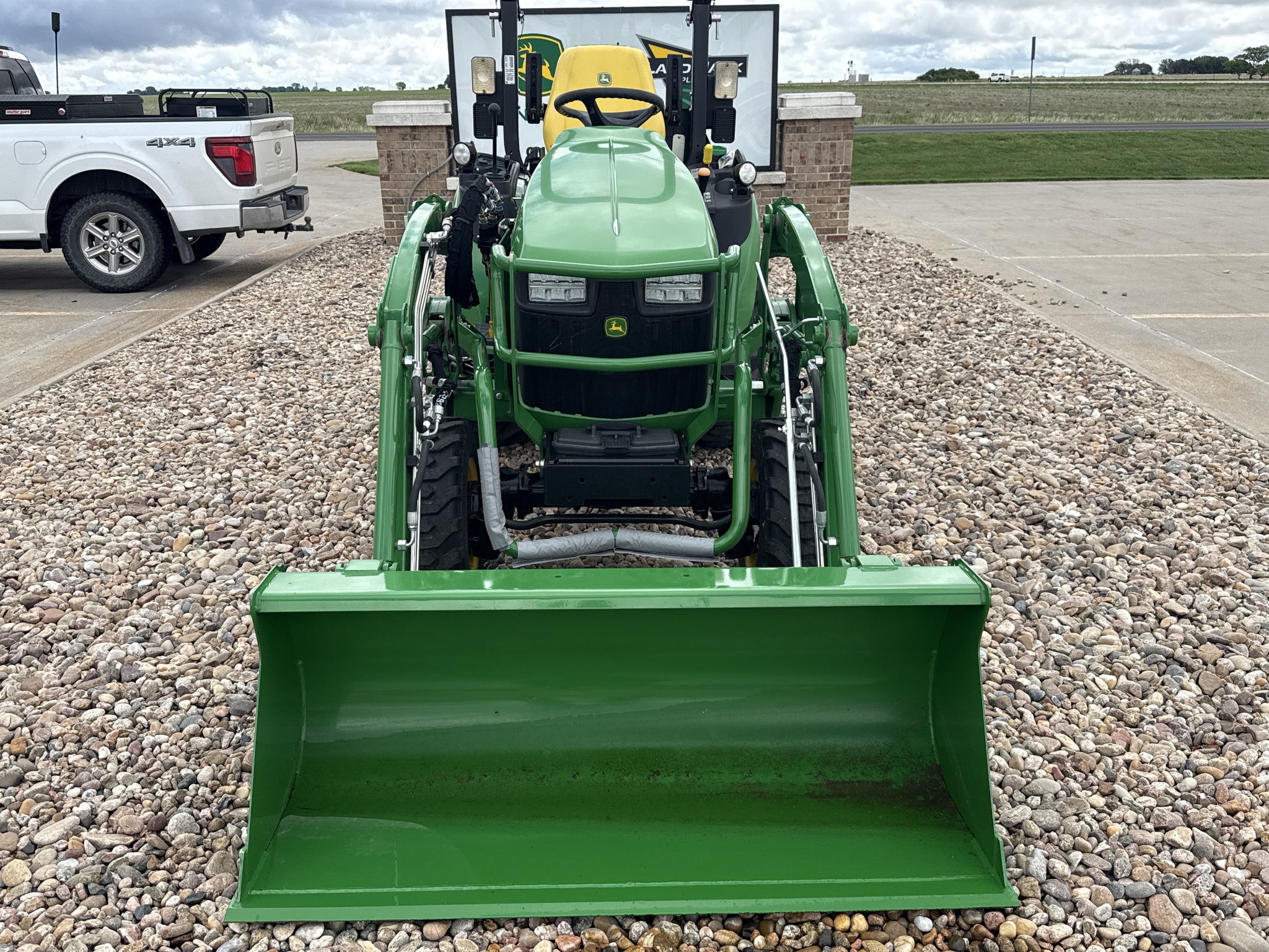   John Deere 2025R at LandMark in Holdrege, NE