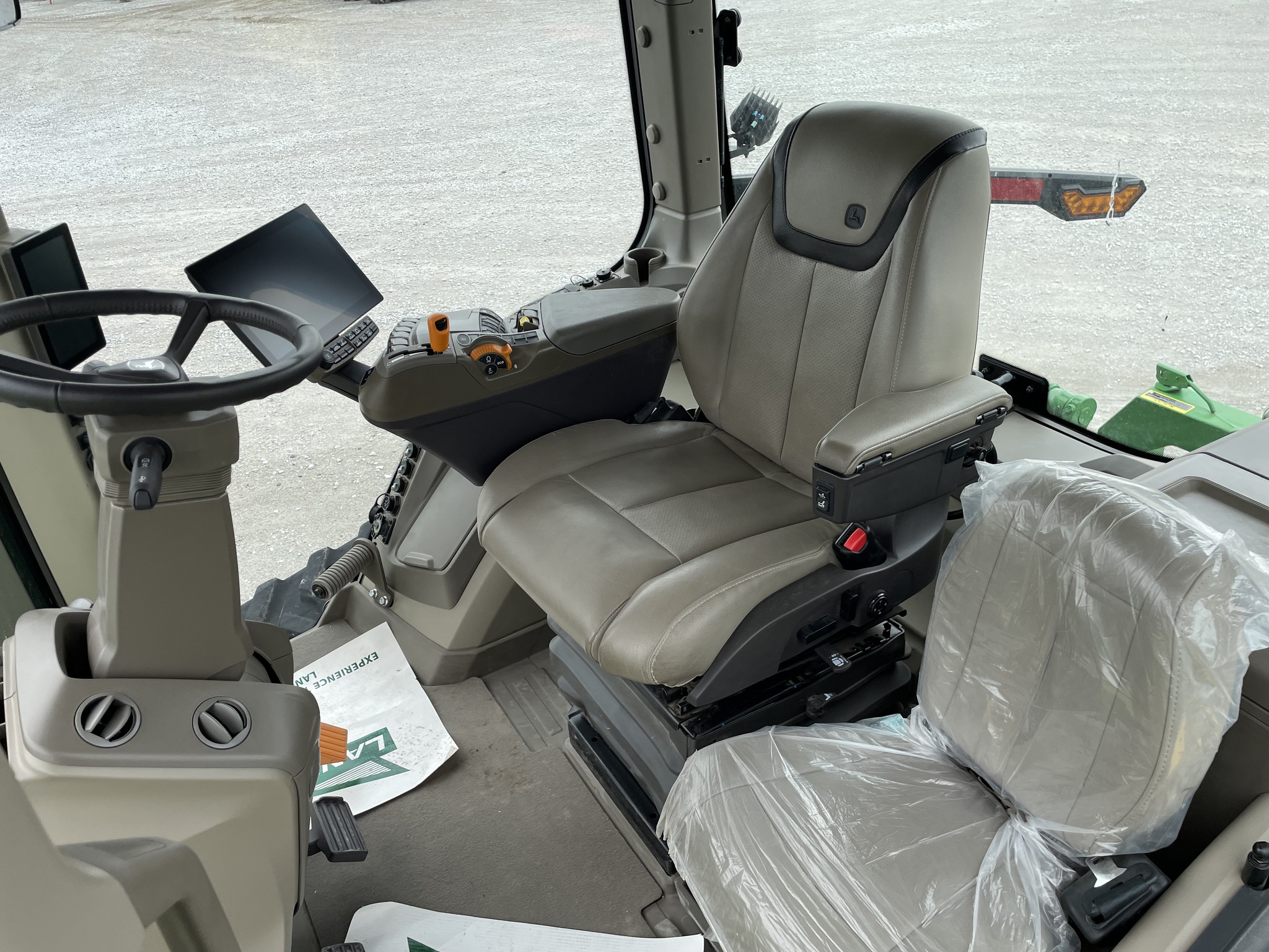  2024 John Deere 8RT 370 at LandMark in Fairfield, NE