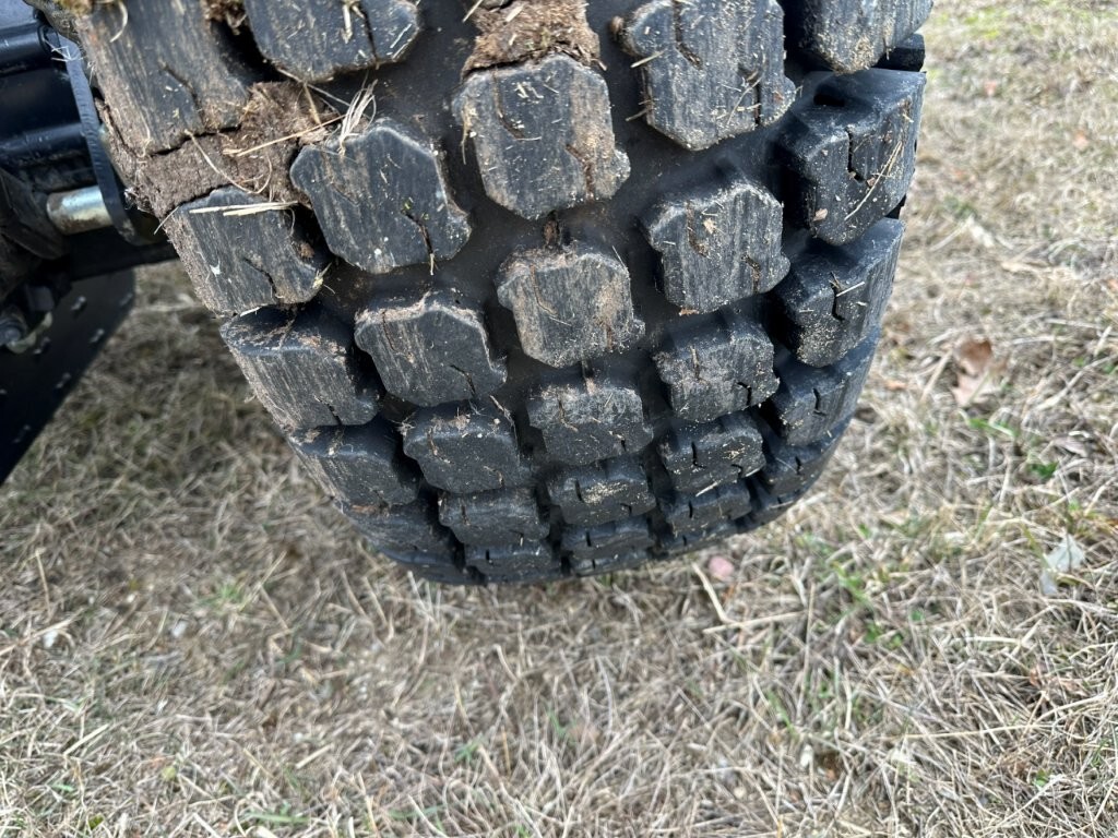 On Lot  John Deere 3032E at Tri County Equipment Lapeer, MI