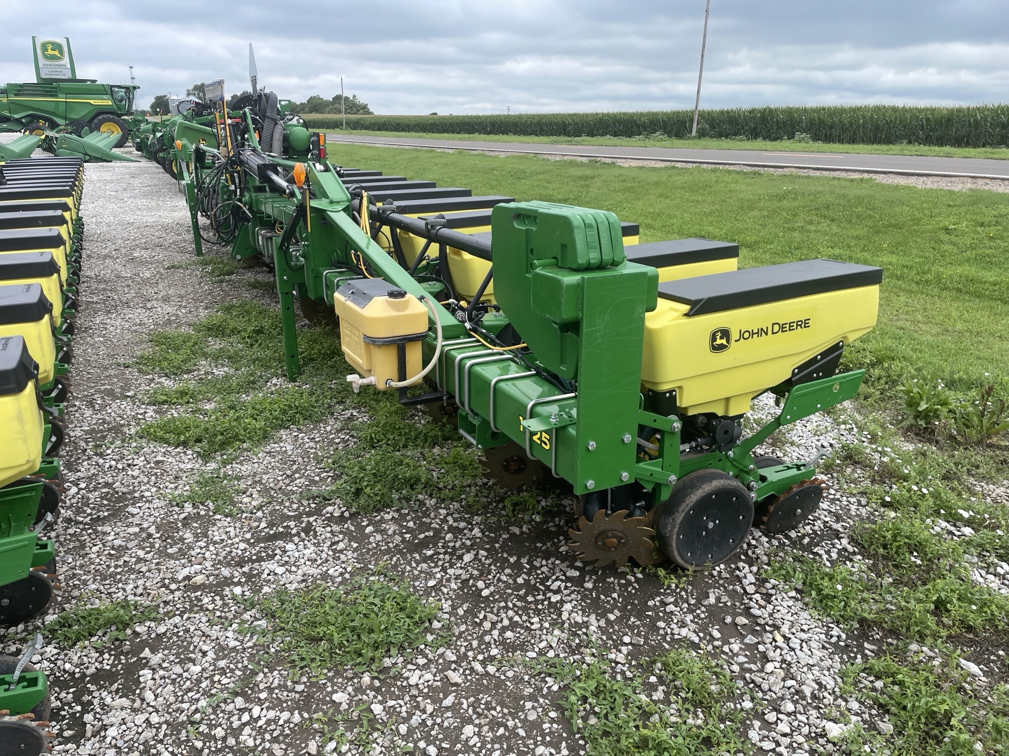  2021 John Deere 1725 at LandMark in Fairfield, NE