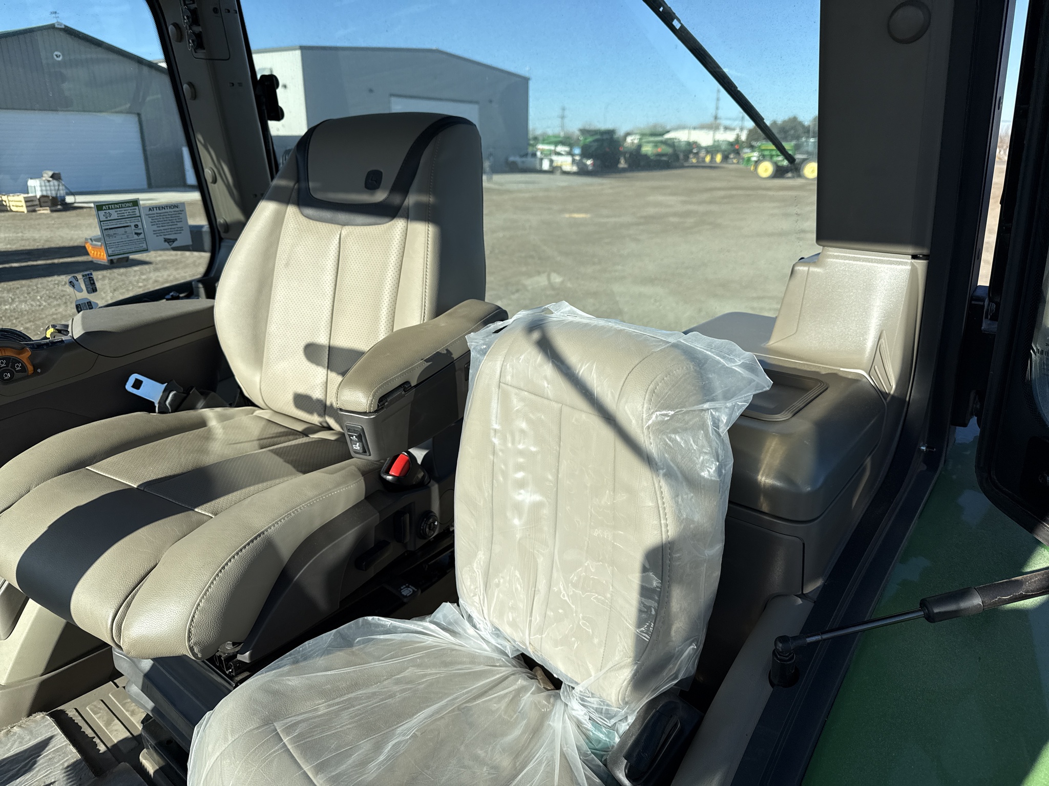  2025 John Deere 8R 370 at LandMark in Gothenburg, NE