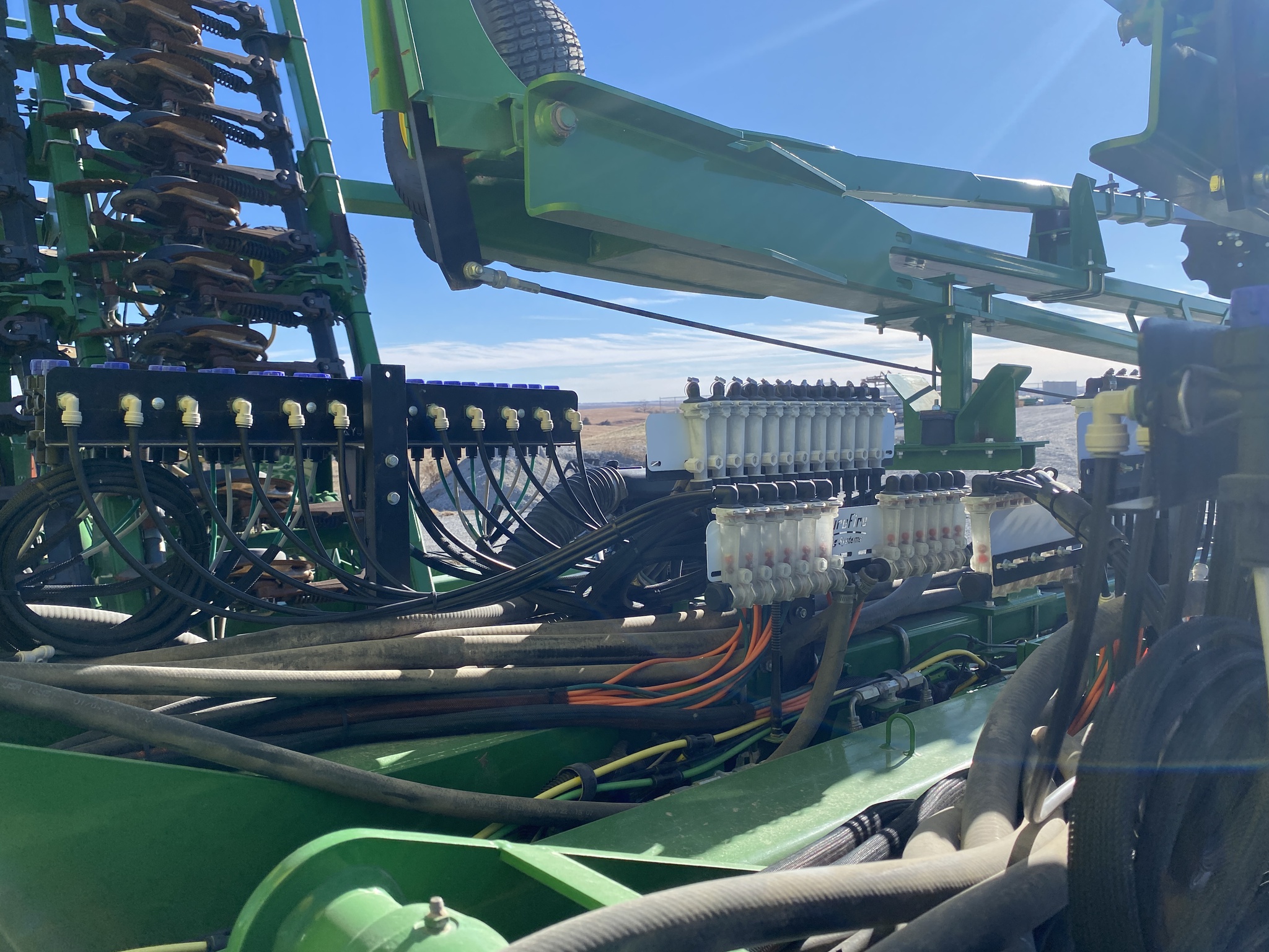  2018 John Deere 1775NT at LandMark in Hebron, NE