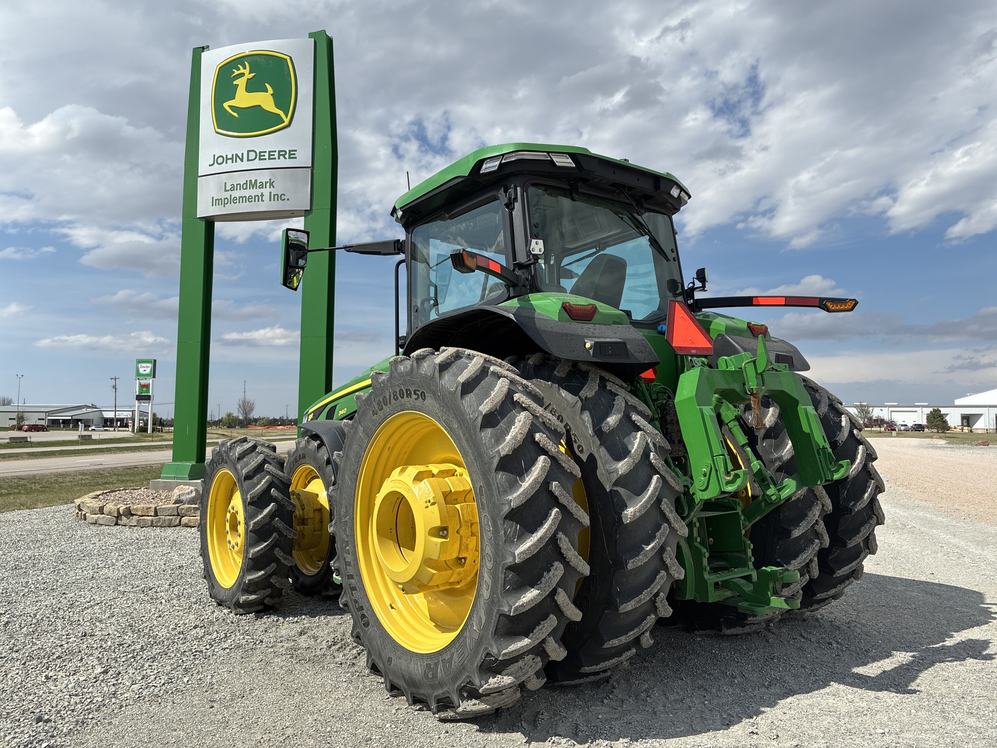  2024 John Deere 8R 340 at LandMark in Hebron, NE