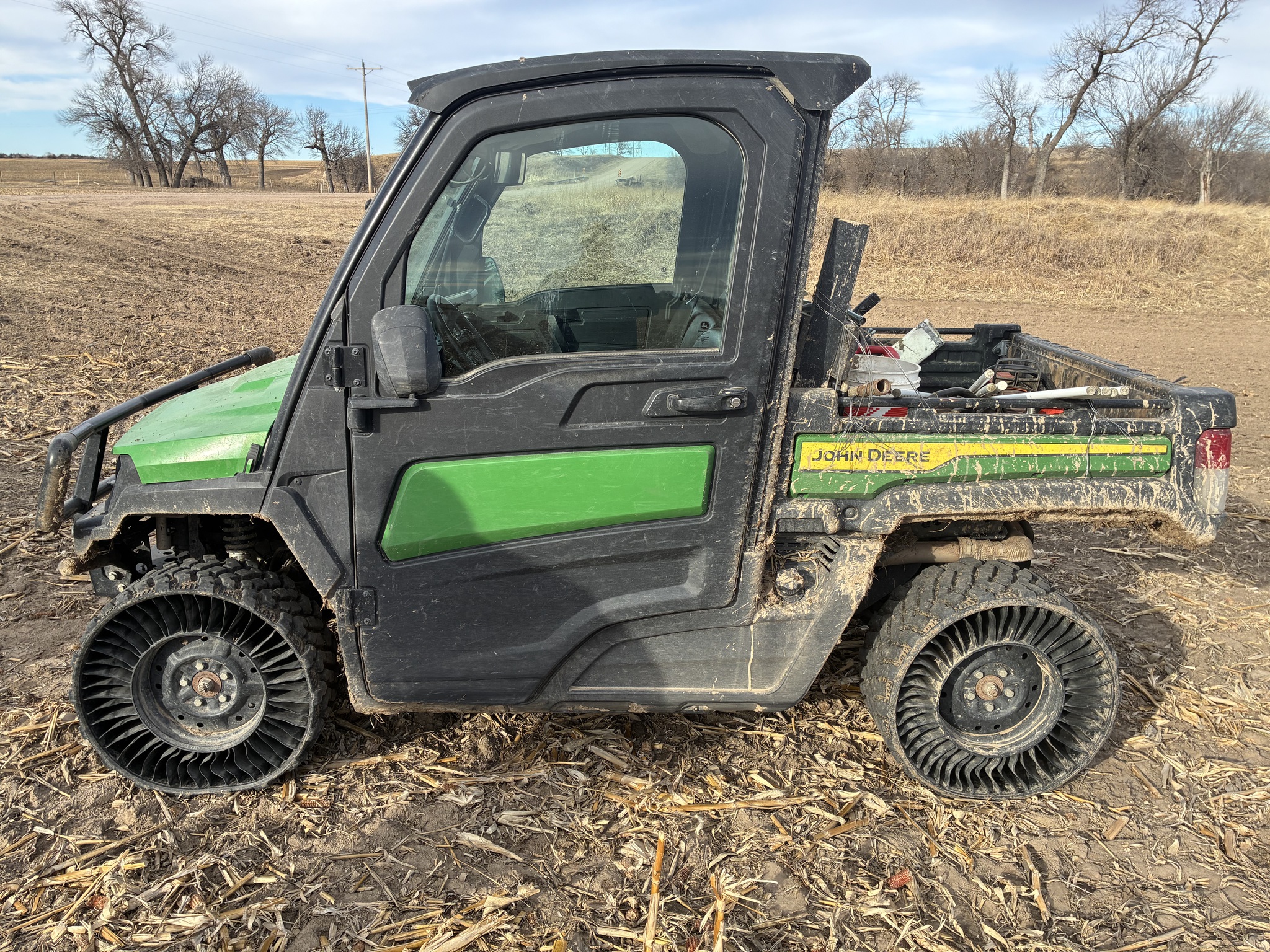  2023 John Deere XUV 835M at LandMark in Hastings, NE