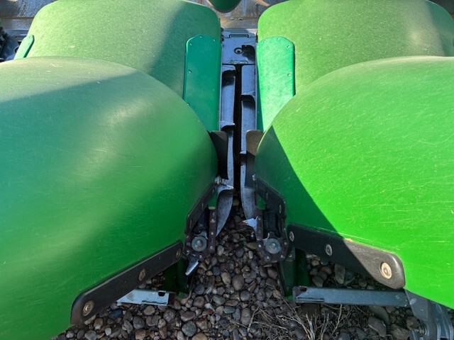  2015 John Deere 606C at LandMark in Lexington, NE