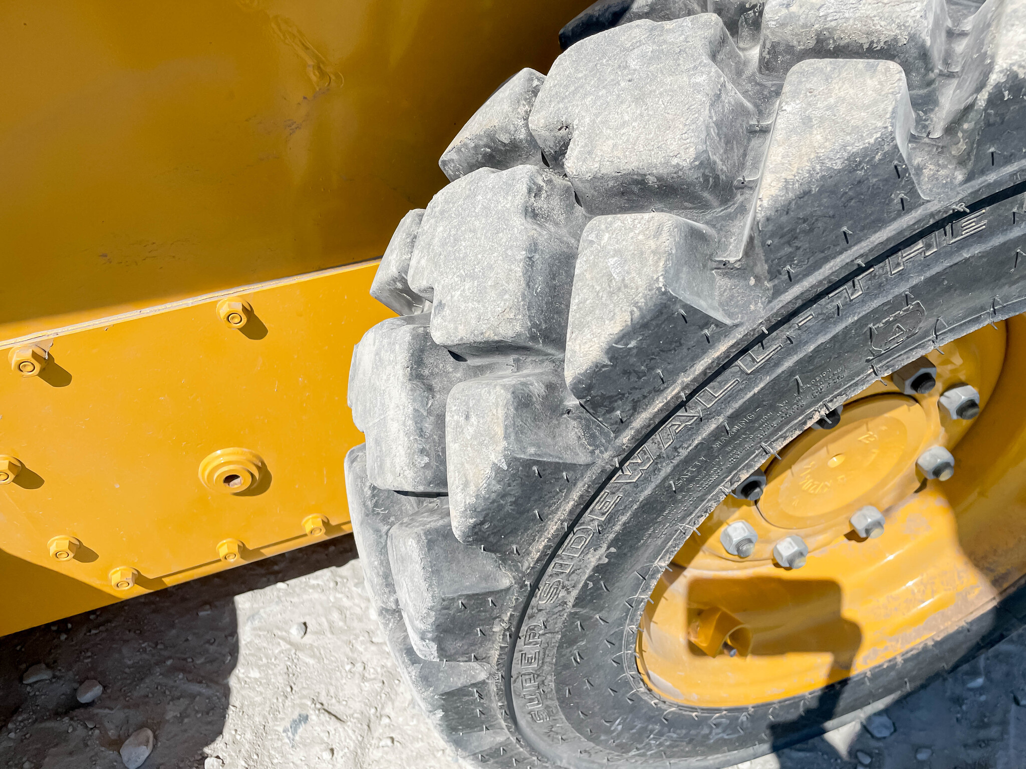  2023 John Deere 324G at LandMark in Hebron, NE