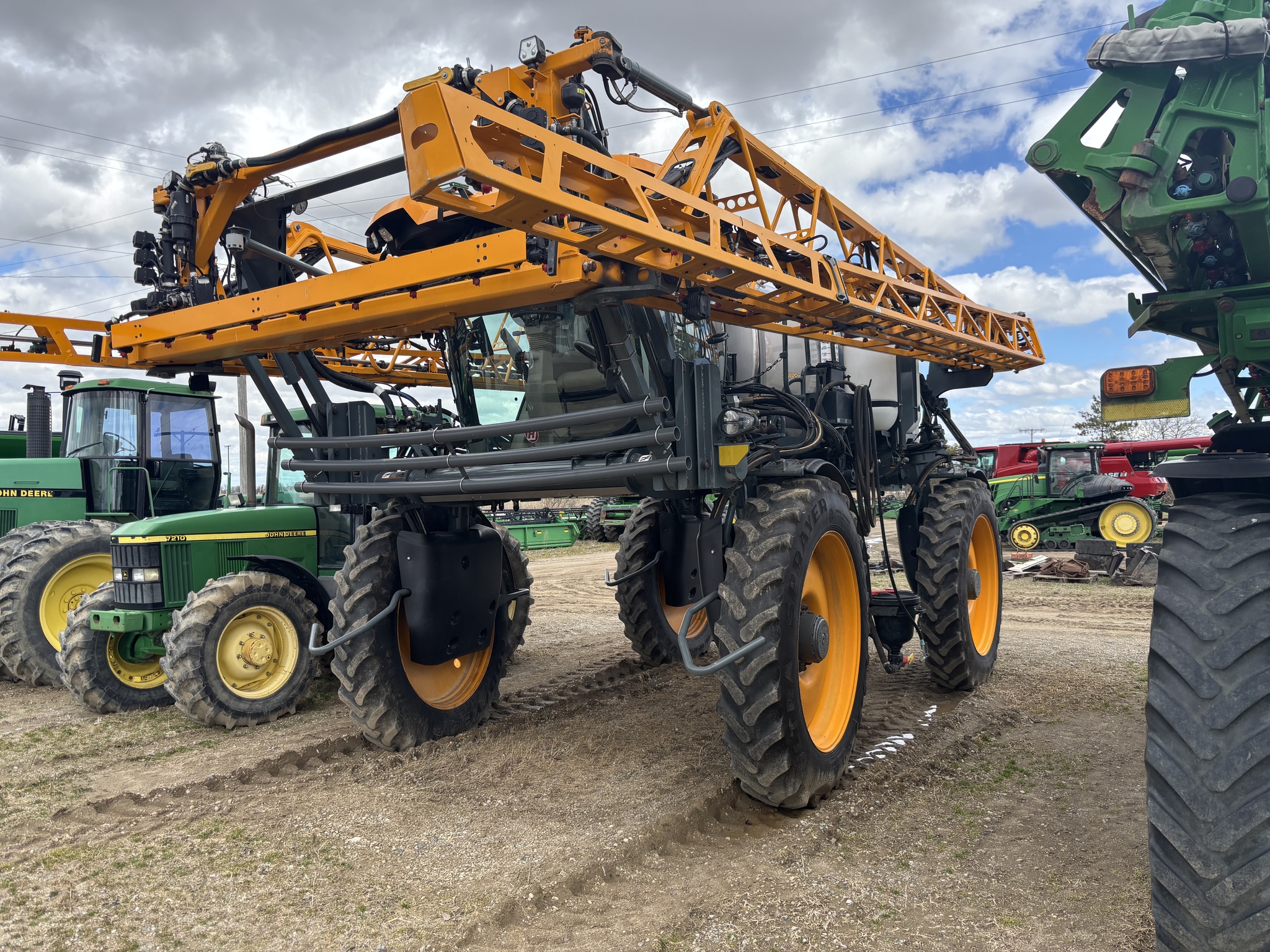 On Lot 2022 Hagie STS12 at Tri County Equipment Marlette, MI