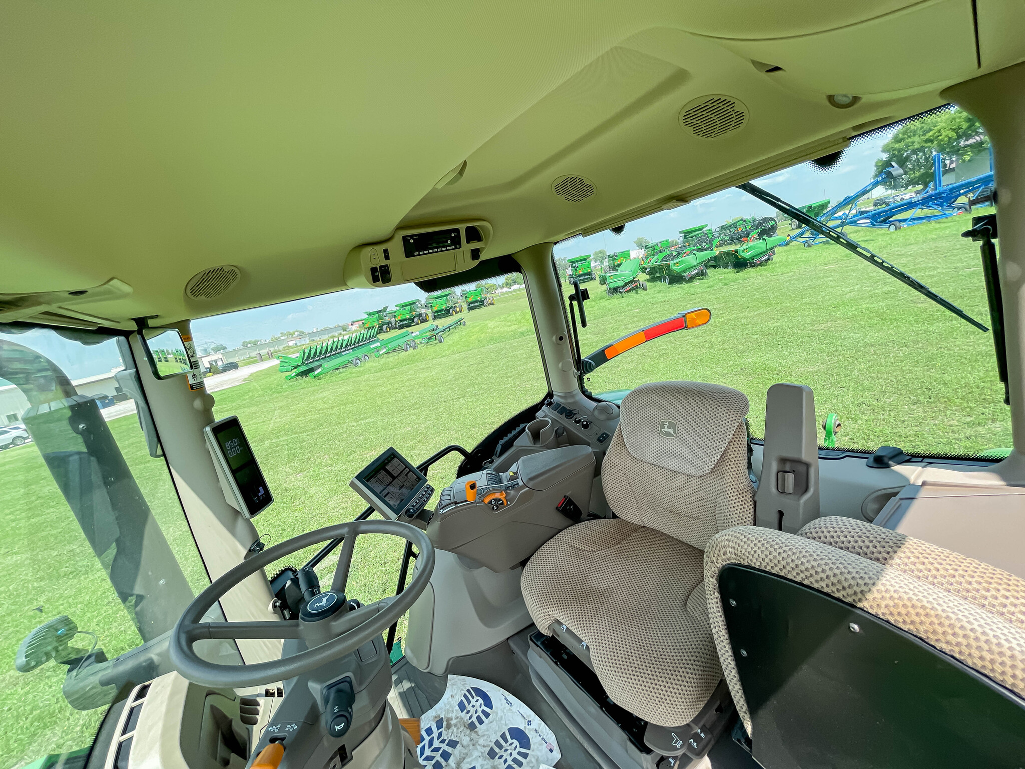  2022 John Deere 6R 155 at LandMark in Kearney, NE