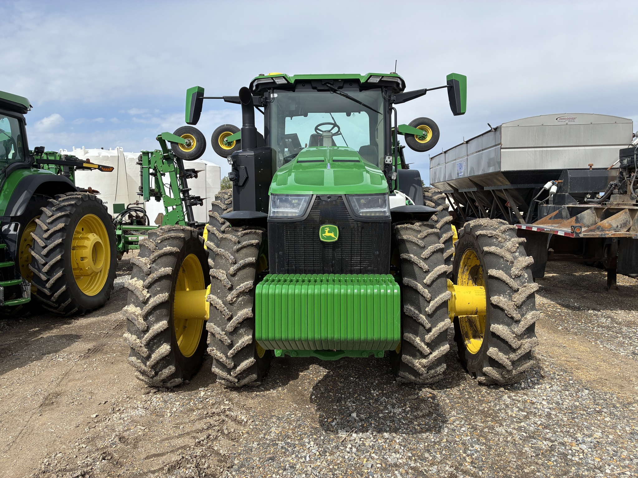  2025 John Deere 8R 370 at LandMark in Hebron, NE