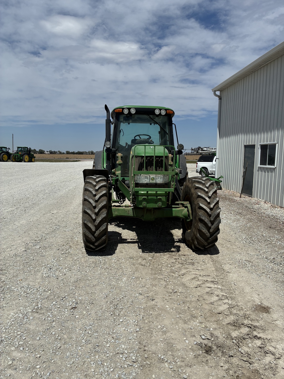  2011 John Deere 7230 Premium at LandMark in Fairfield, NE