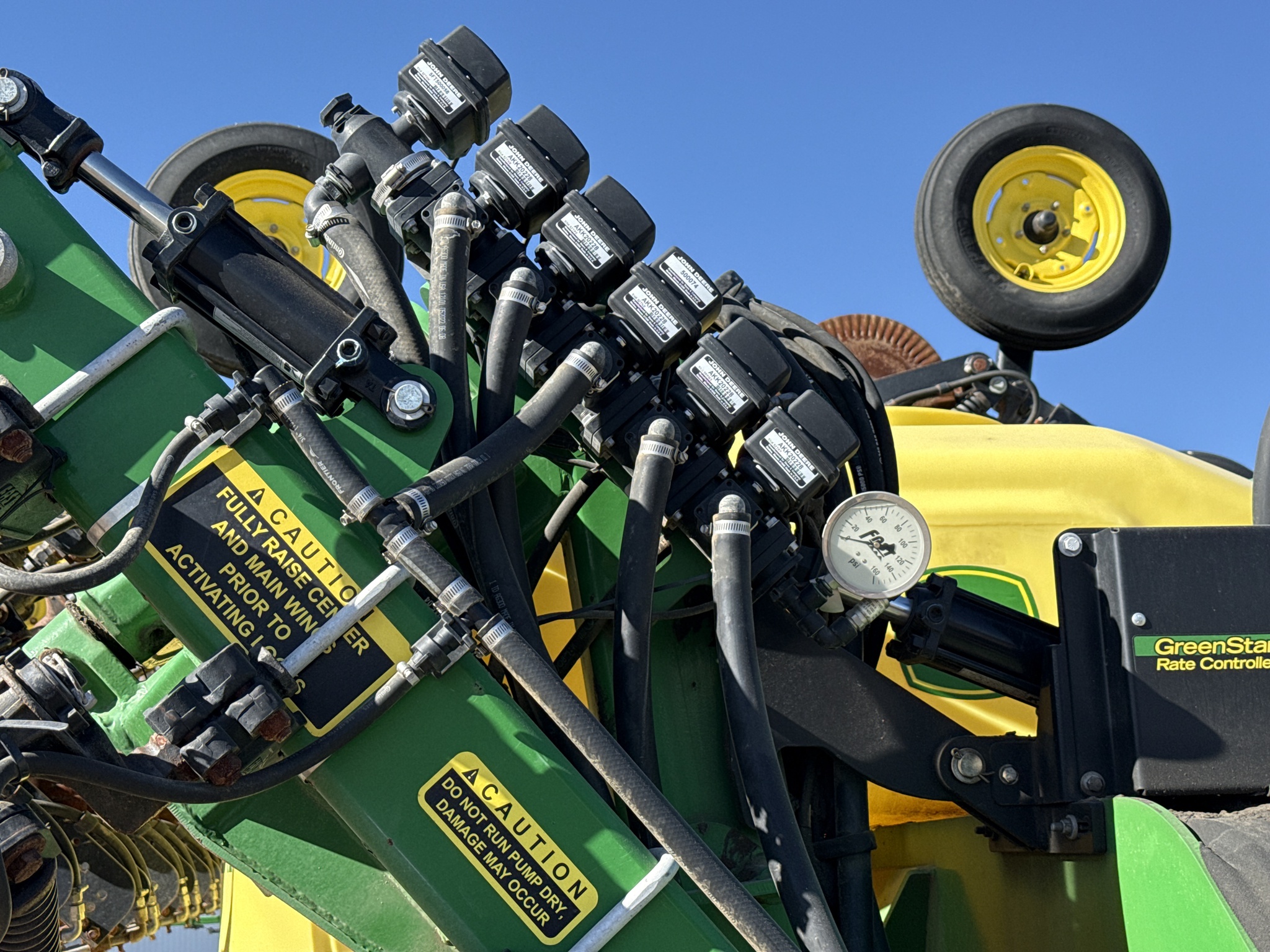  2022 John Deere 2530L at LandMark in Gothenburg, NE