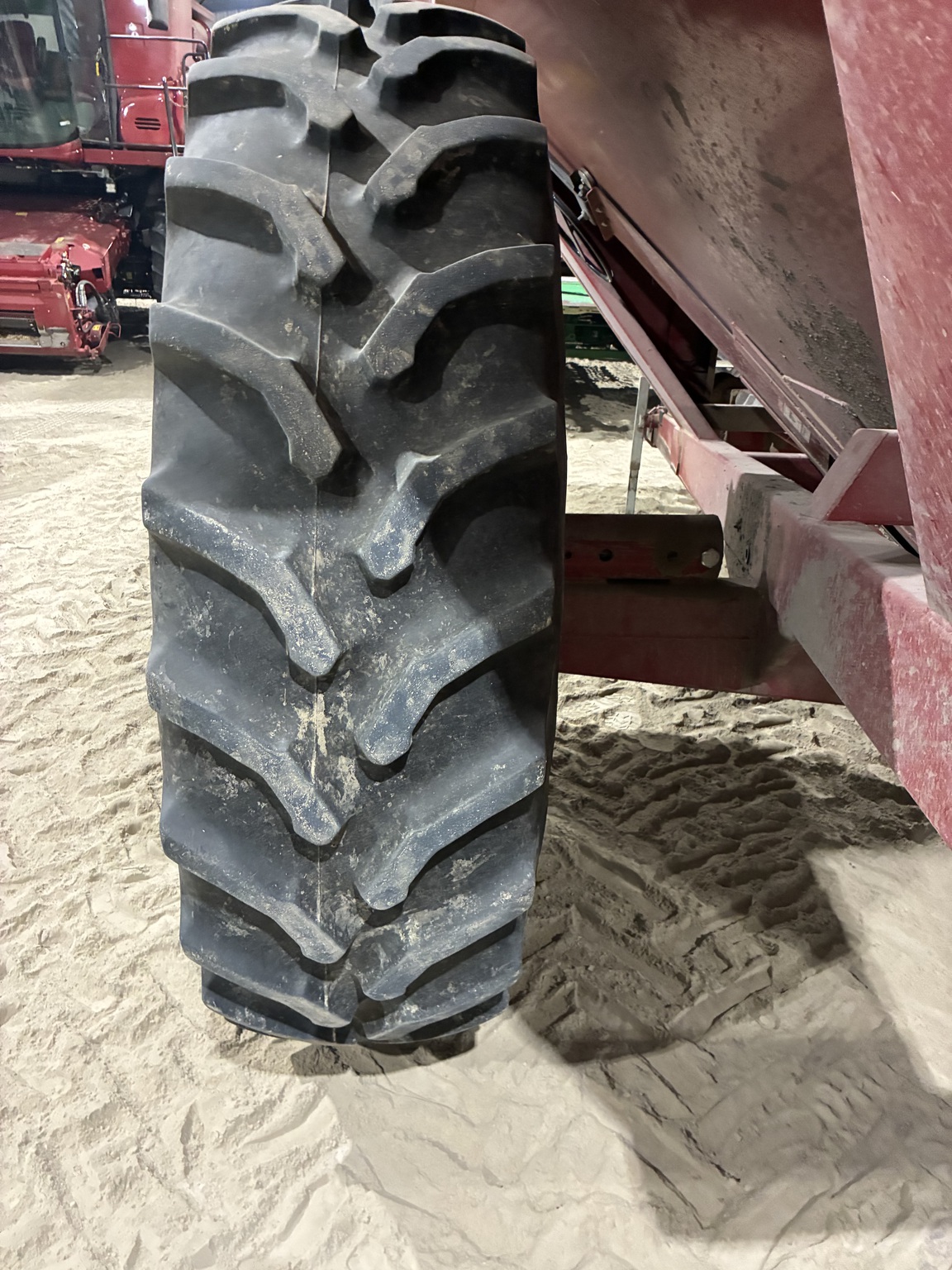  2010 J&m 750-18 at LandMark in Holdrege, NE