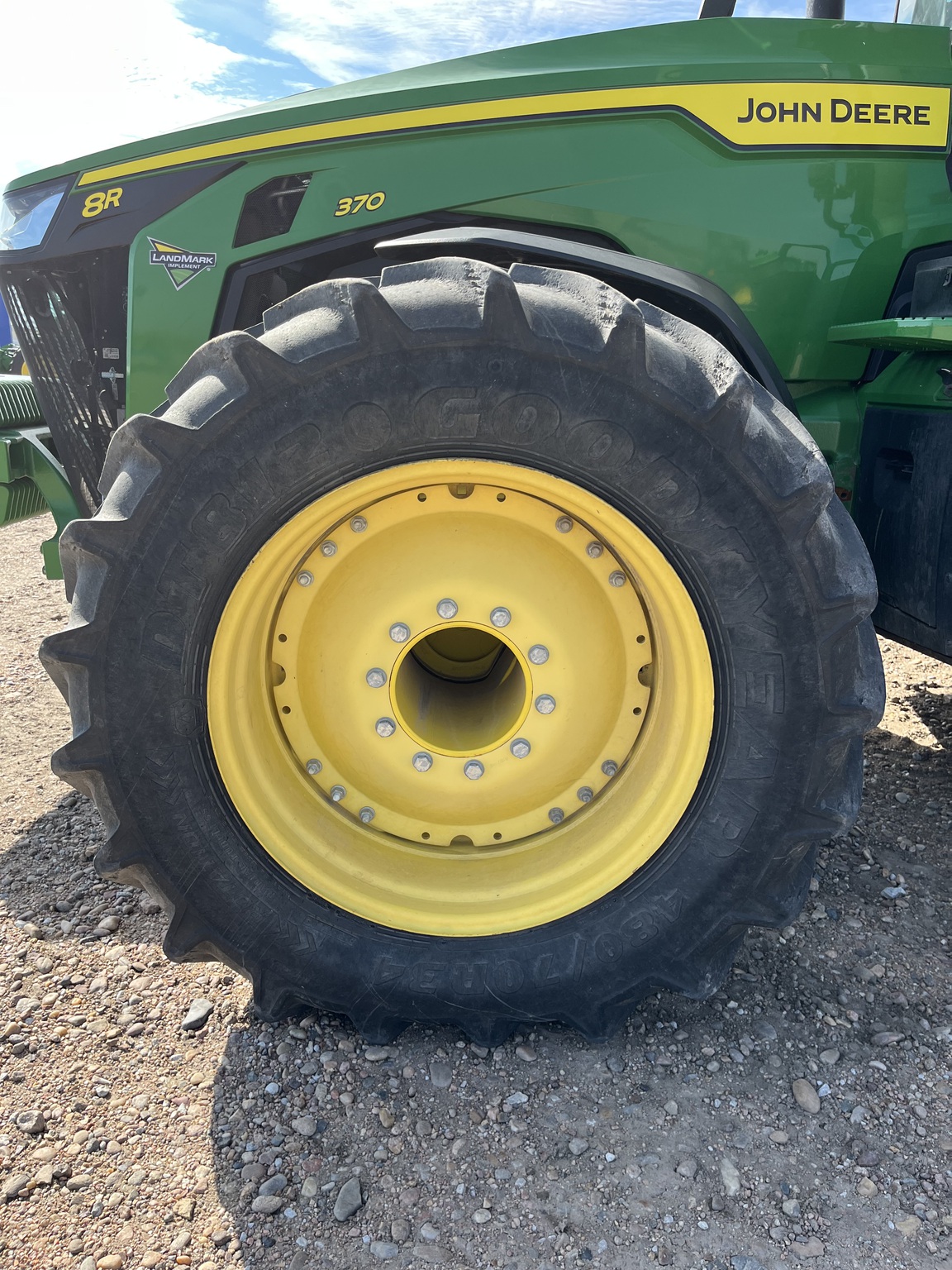  2024 John Deere 8R 370 at LandMark in Minden, NE