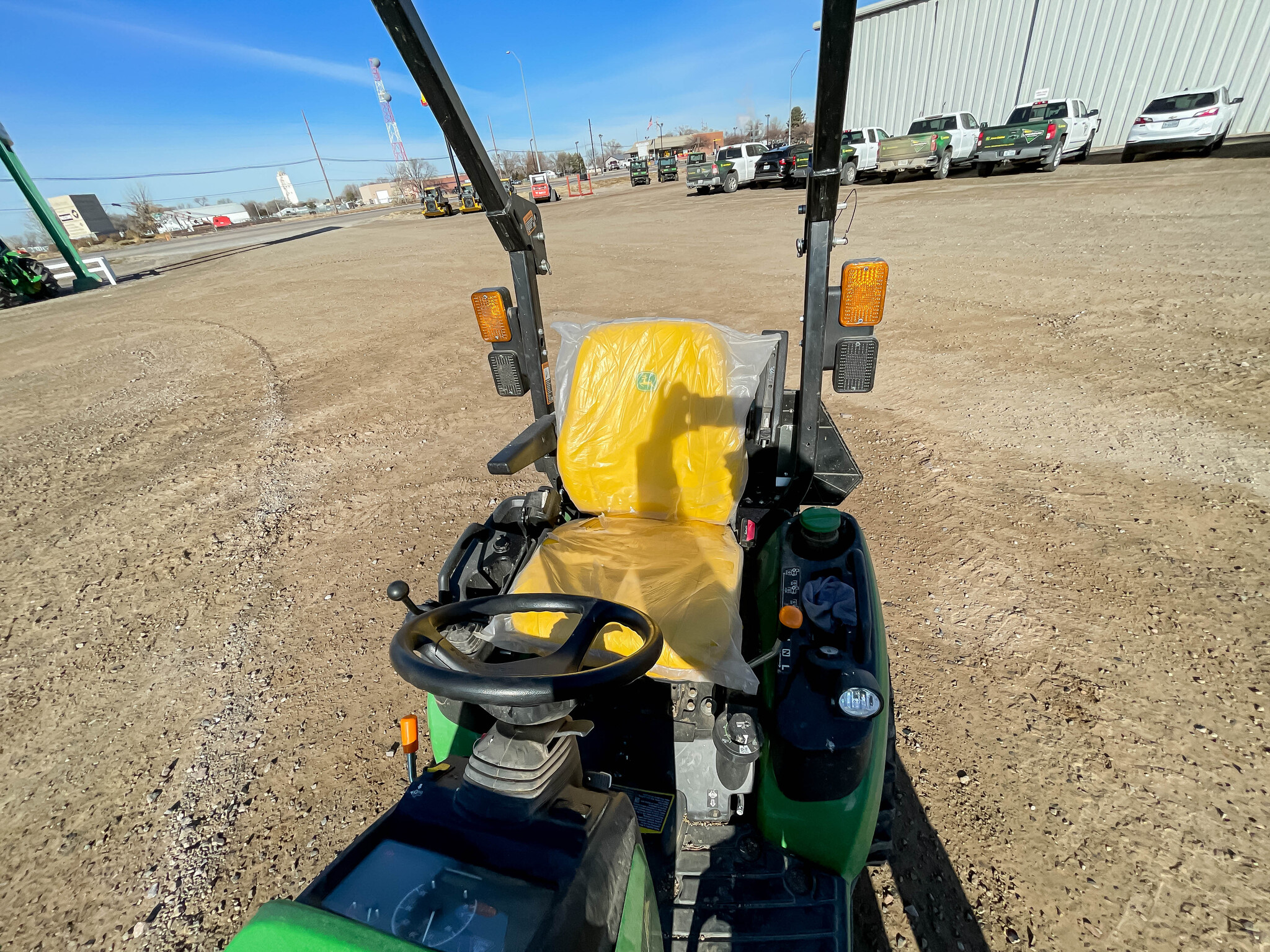 2022 John Deere 1025R at LandMark in Gothenburg, NE