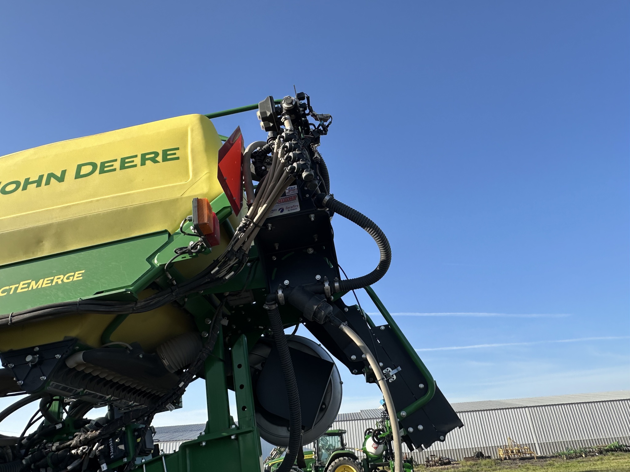  2023 John Deere 1725C at LandMark in Lexington, NE