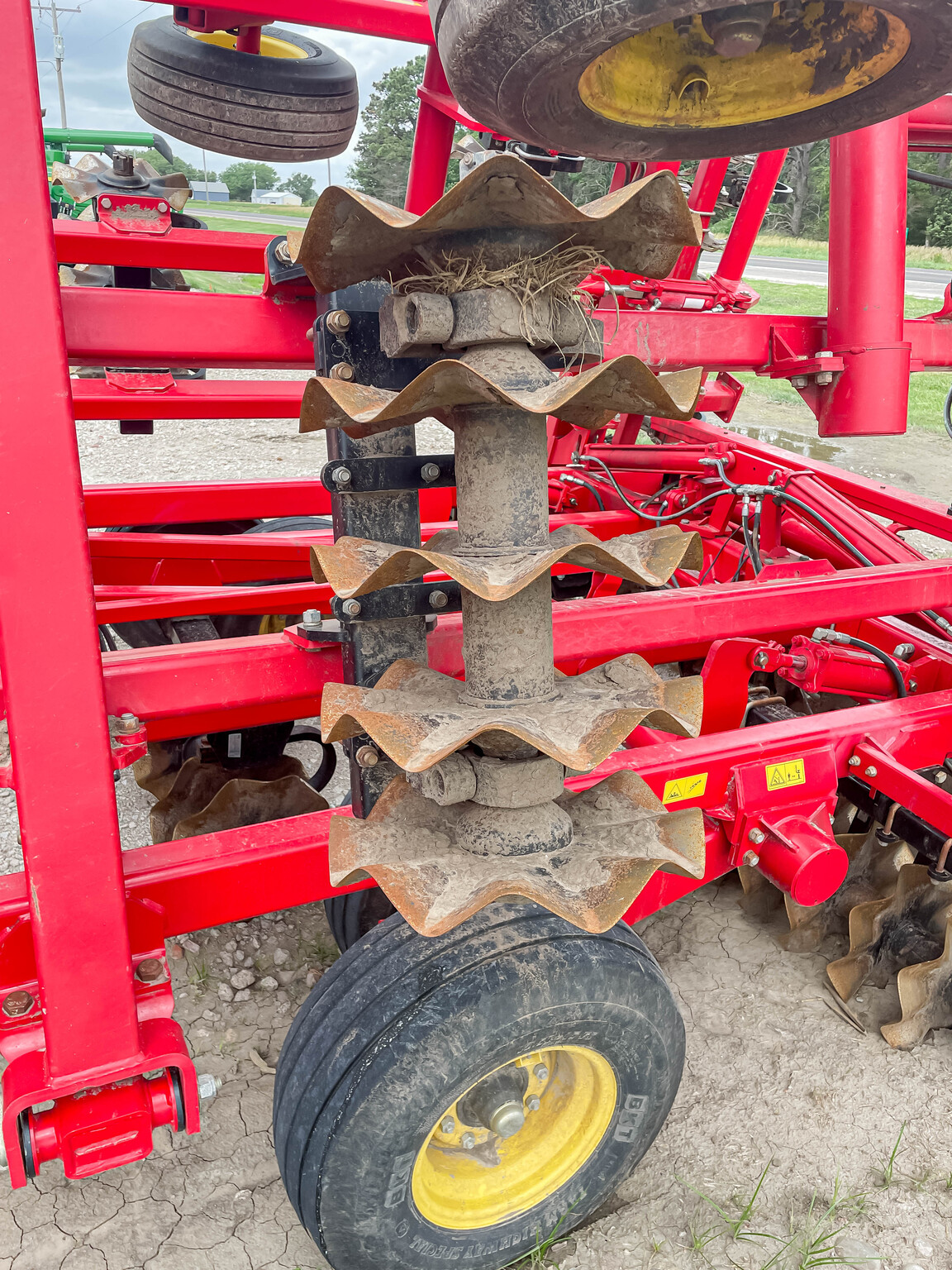  2021 Sunflower 6830-25 at LandMark in Minden, NE