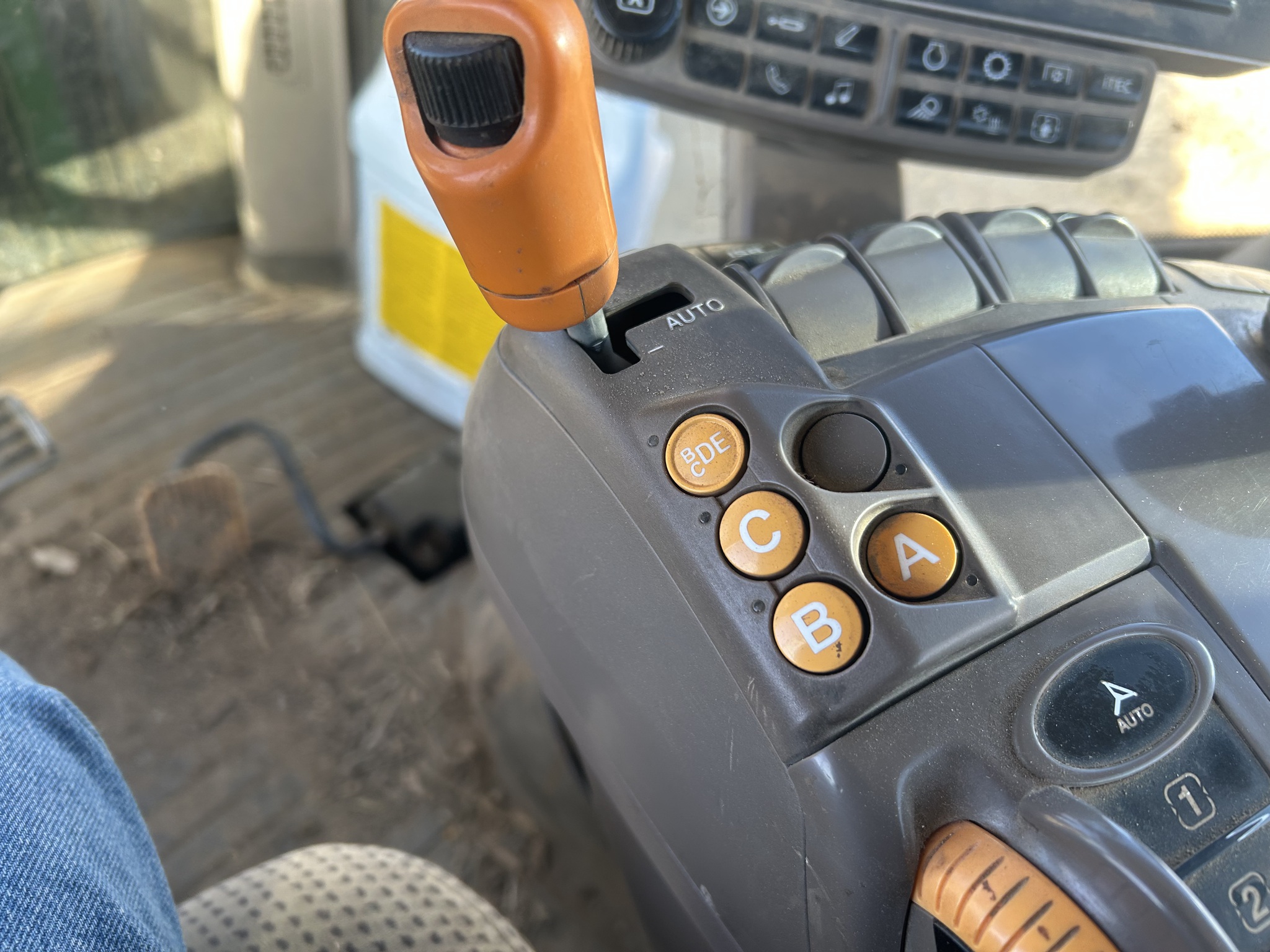  2015 John Deere 7210R at LandMark in Marysville, KS