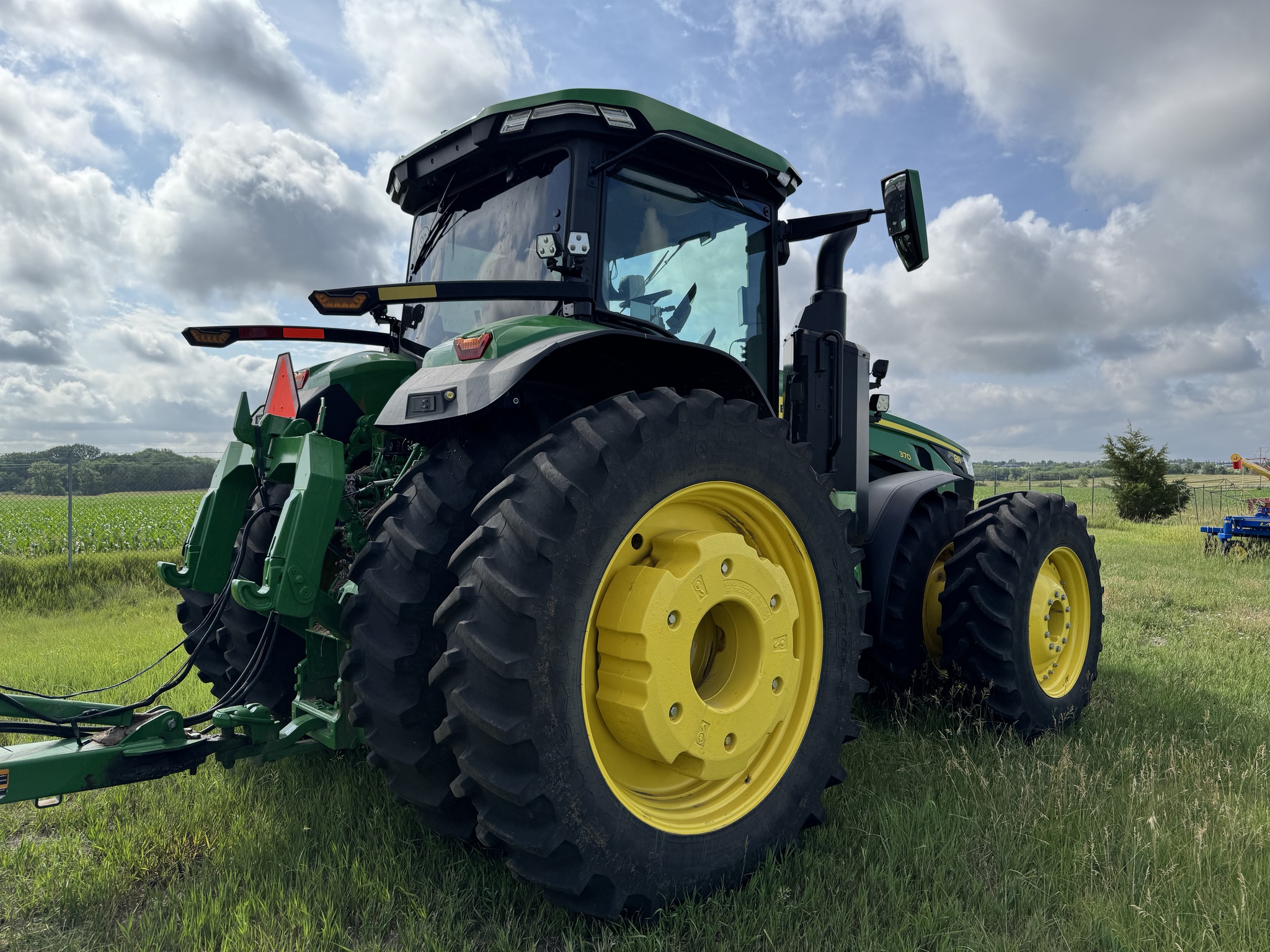  2024 John Deere 8R 370 at LandMark in Hebron, NE
