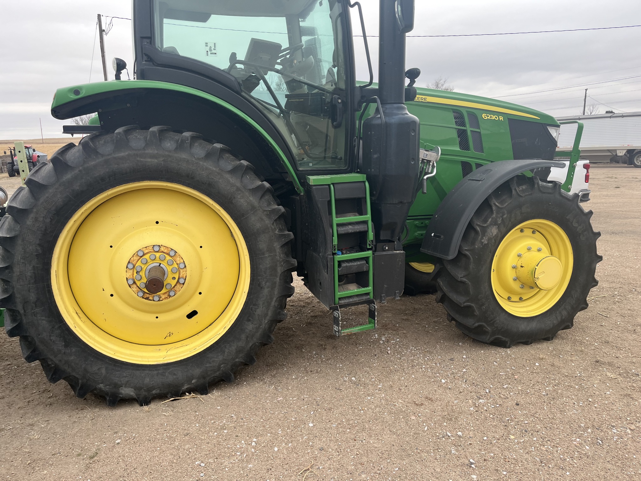  2019 John Deere 6230R at LandMark in Gothenburg, NE