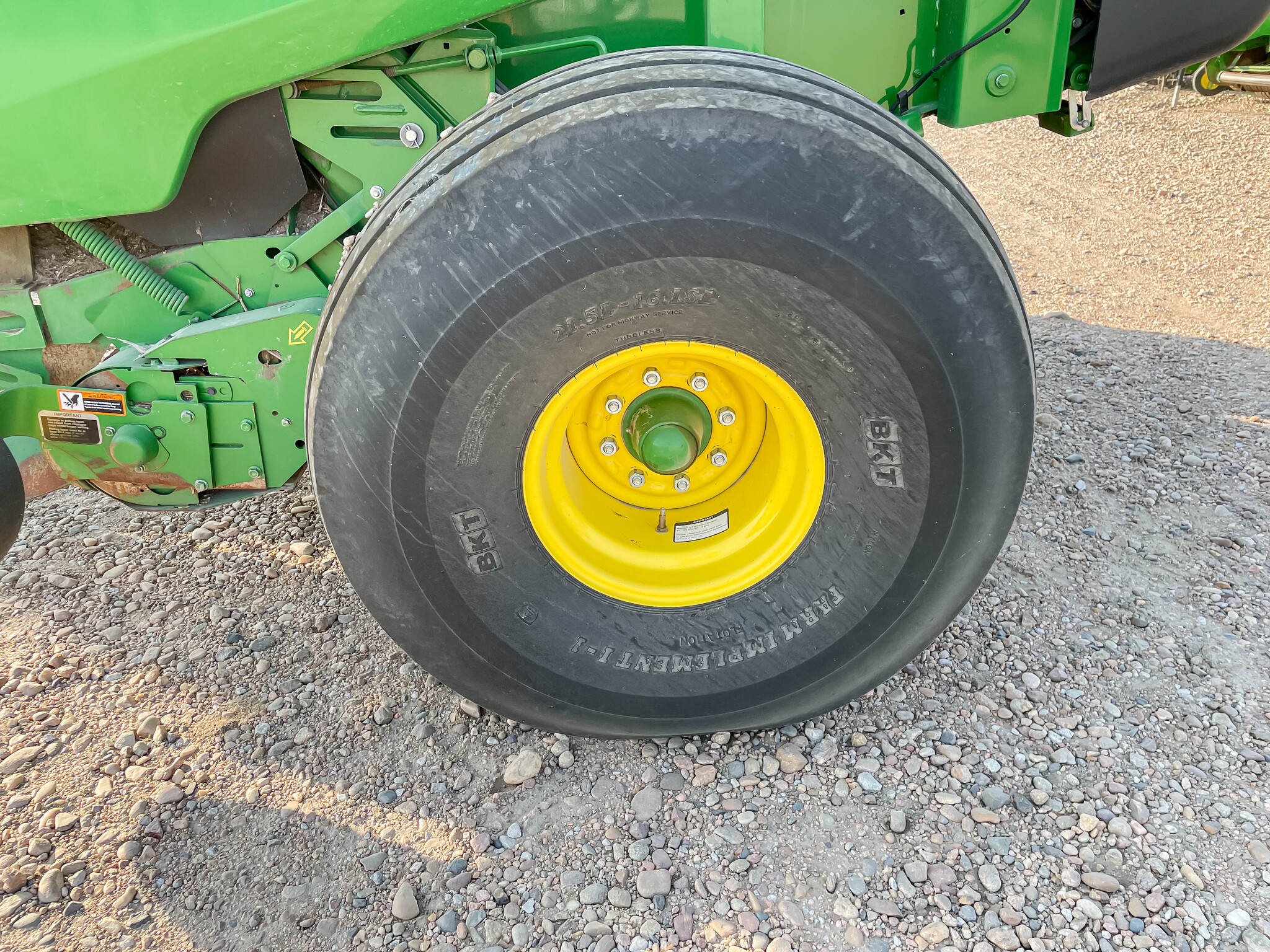  2022 John Deere 560R at LandMark in Minden, NE