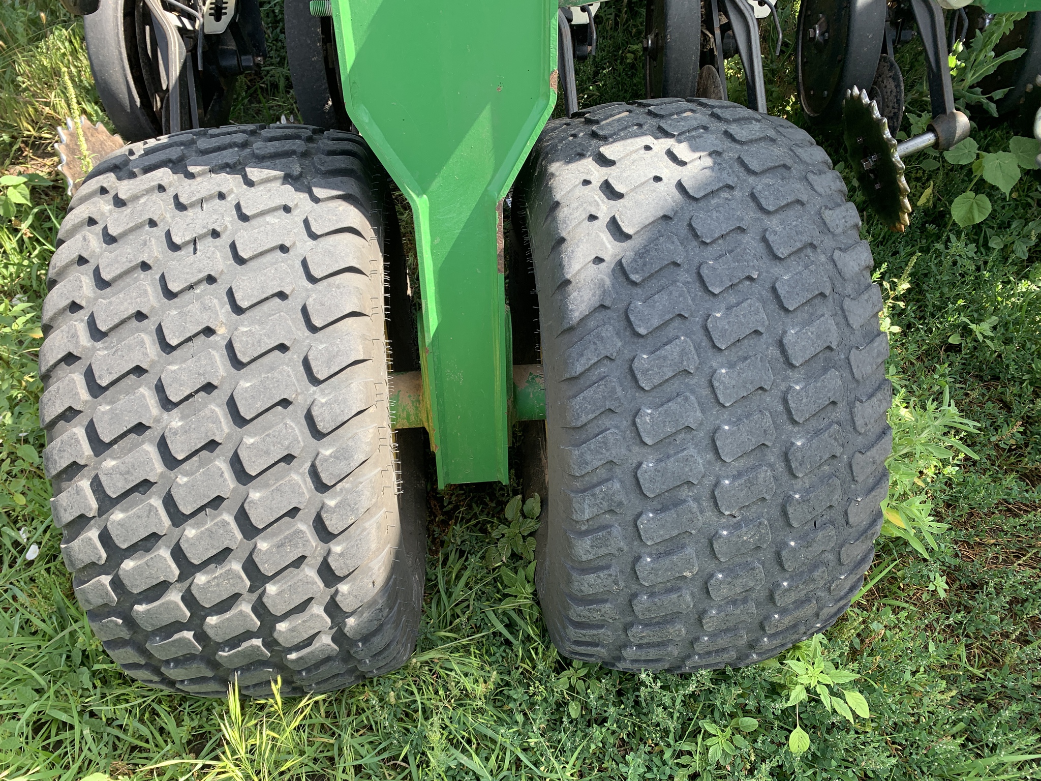  2013 John Deere 1890 at LandMark in Hebron, NE