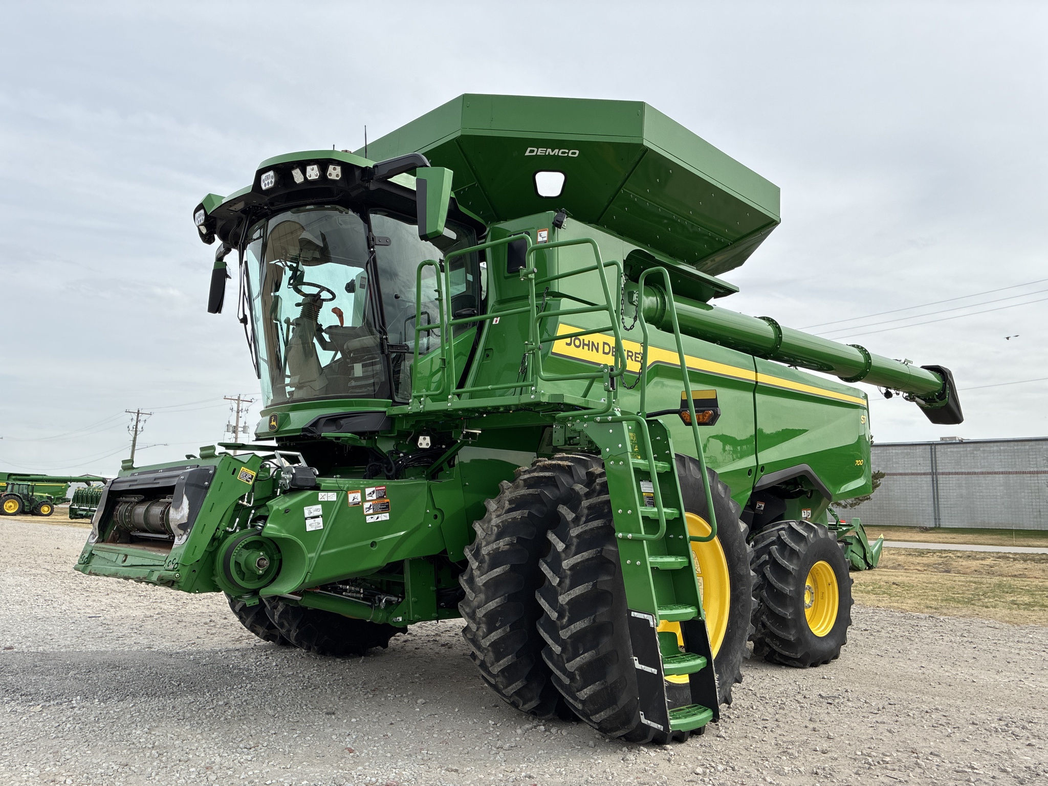  2025 John Deere S7 700 at LandMark in Kearney, NE