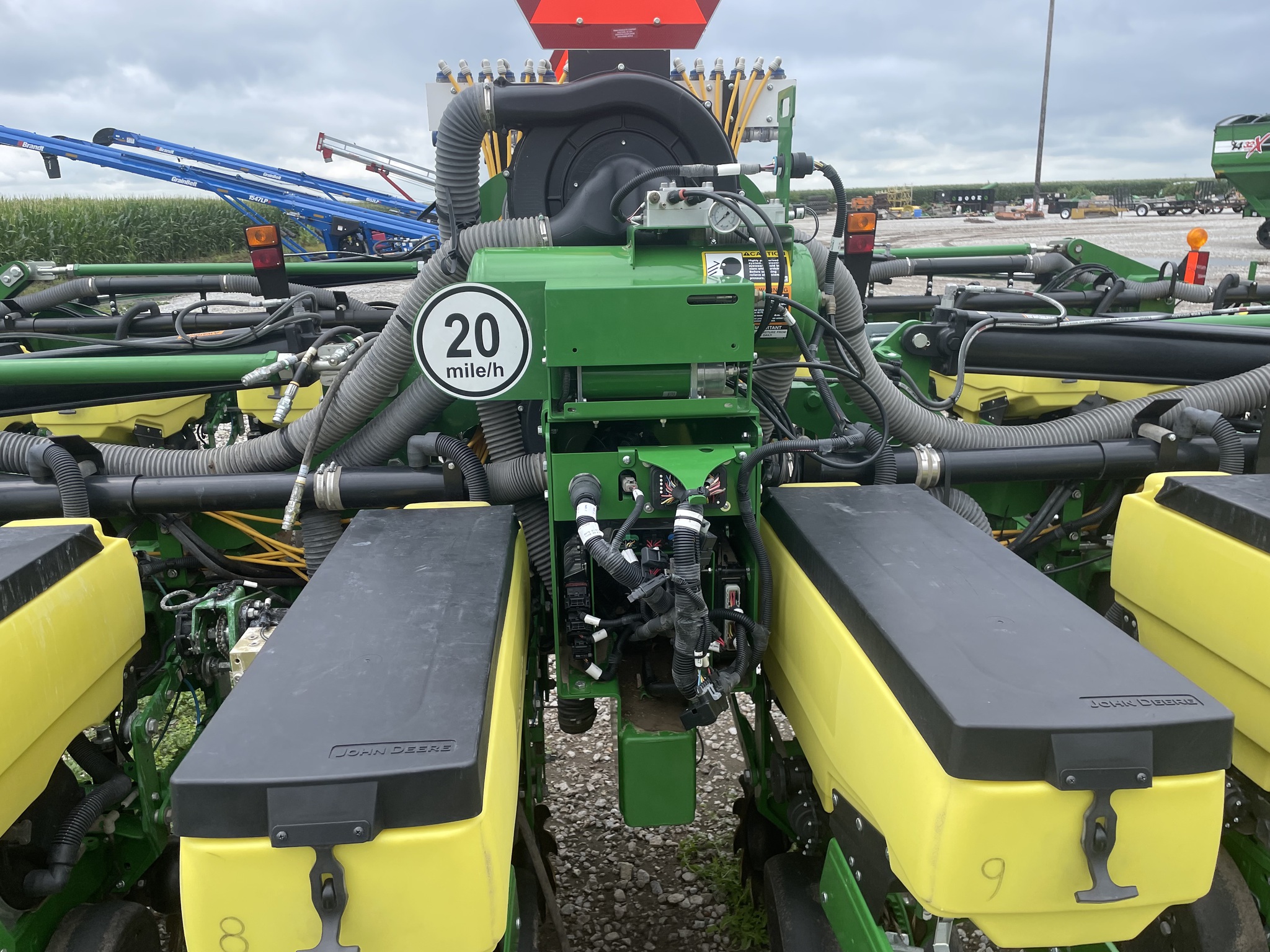  2021 John Deere 1725 at LandMark in Fairfield, NE