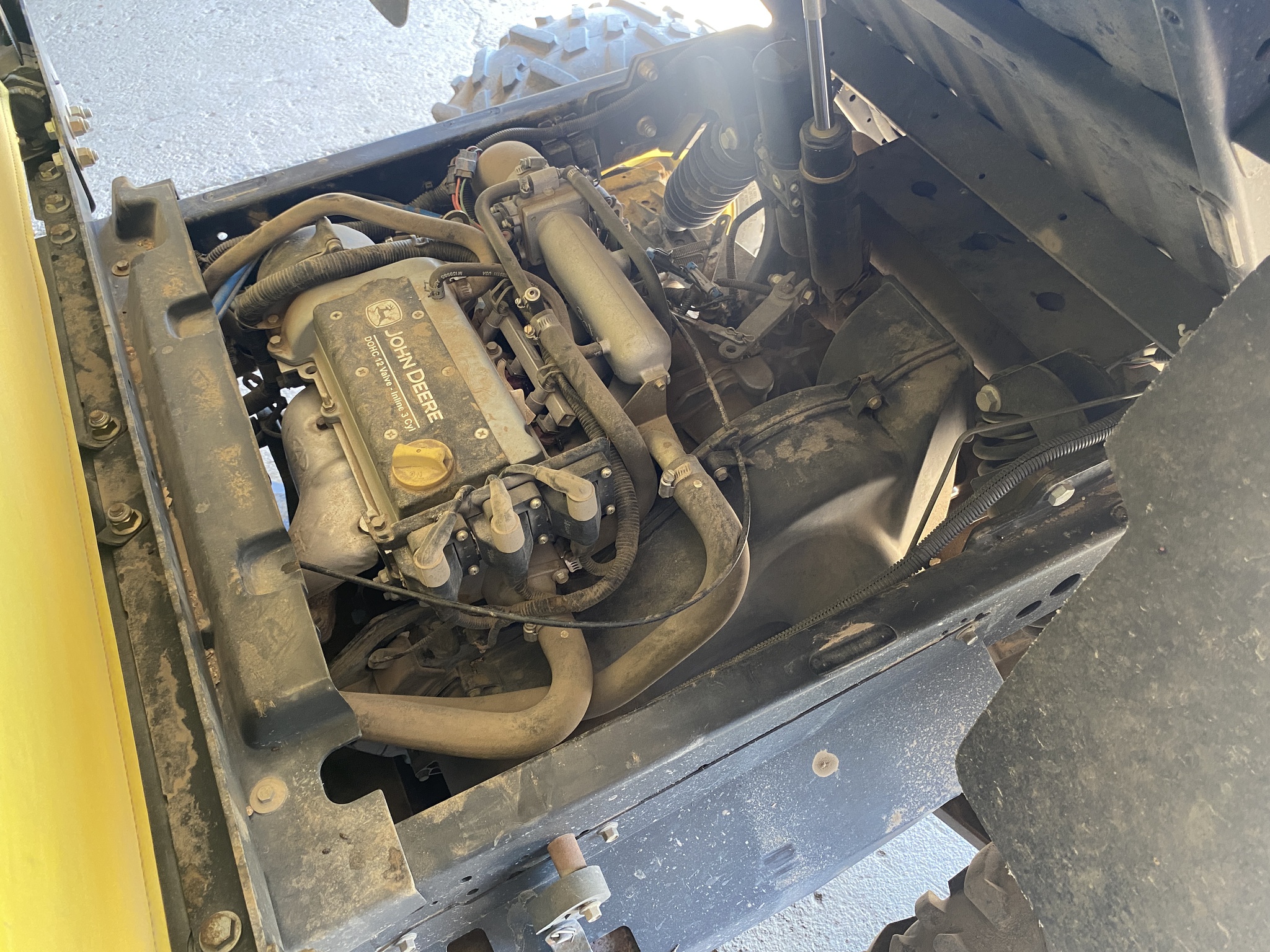  2011 John Deere XUV 825I GREEN at LandMark in Fairfield, NE