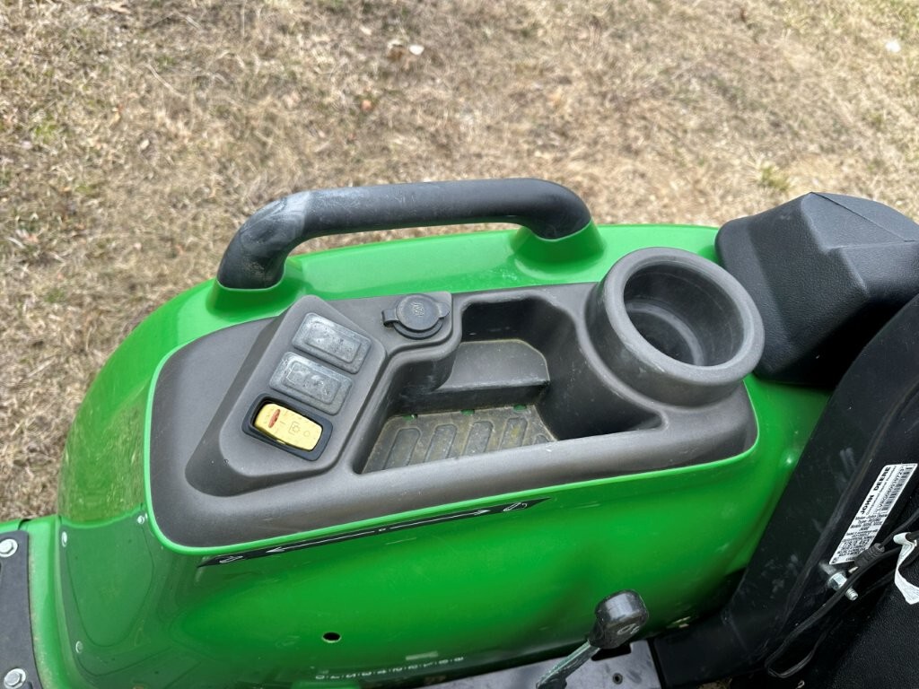 On Lot  John Deere 3032E at Tri County Equipment Lapeer, MI